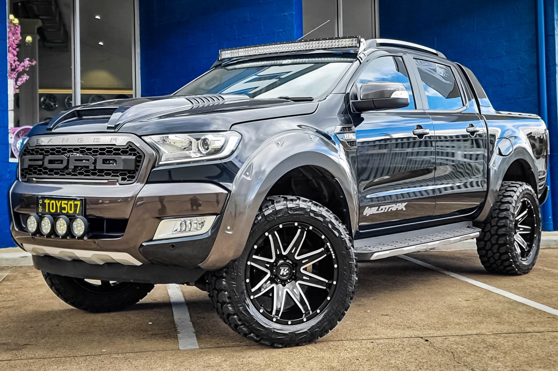 Ford Ranger Hussla Gatling Gloss Black Milled Spokes Wheel