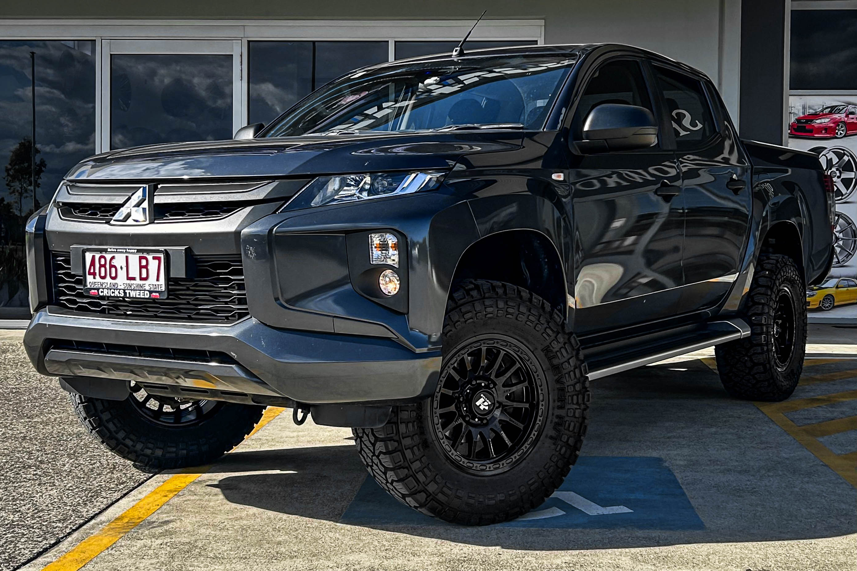 Mitsubishi Triton Hussla Rugged Race Gloss Black Wheel