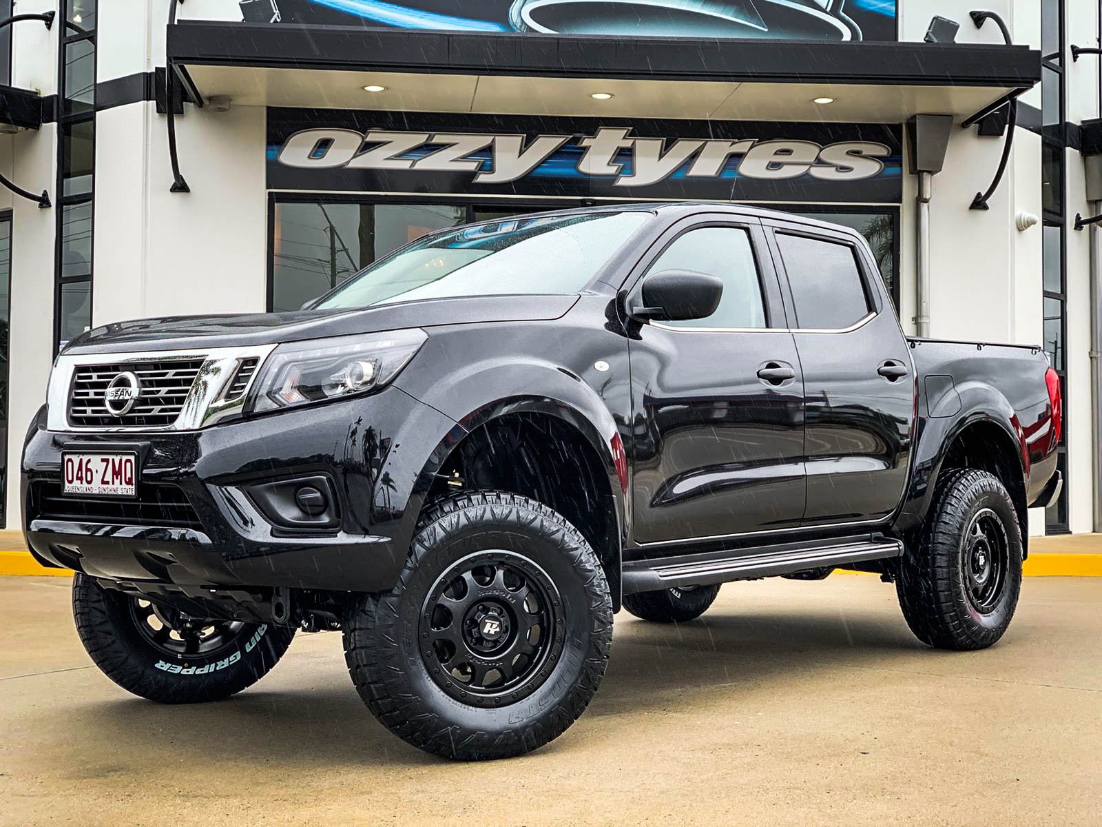 NISSAN NAVARA HUSSLA RAPTOR MATTE BLACK 3235