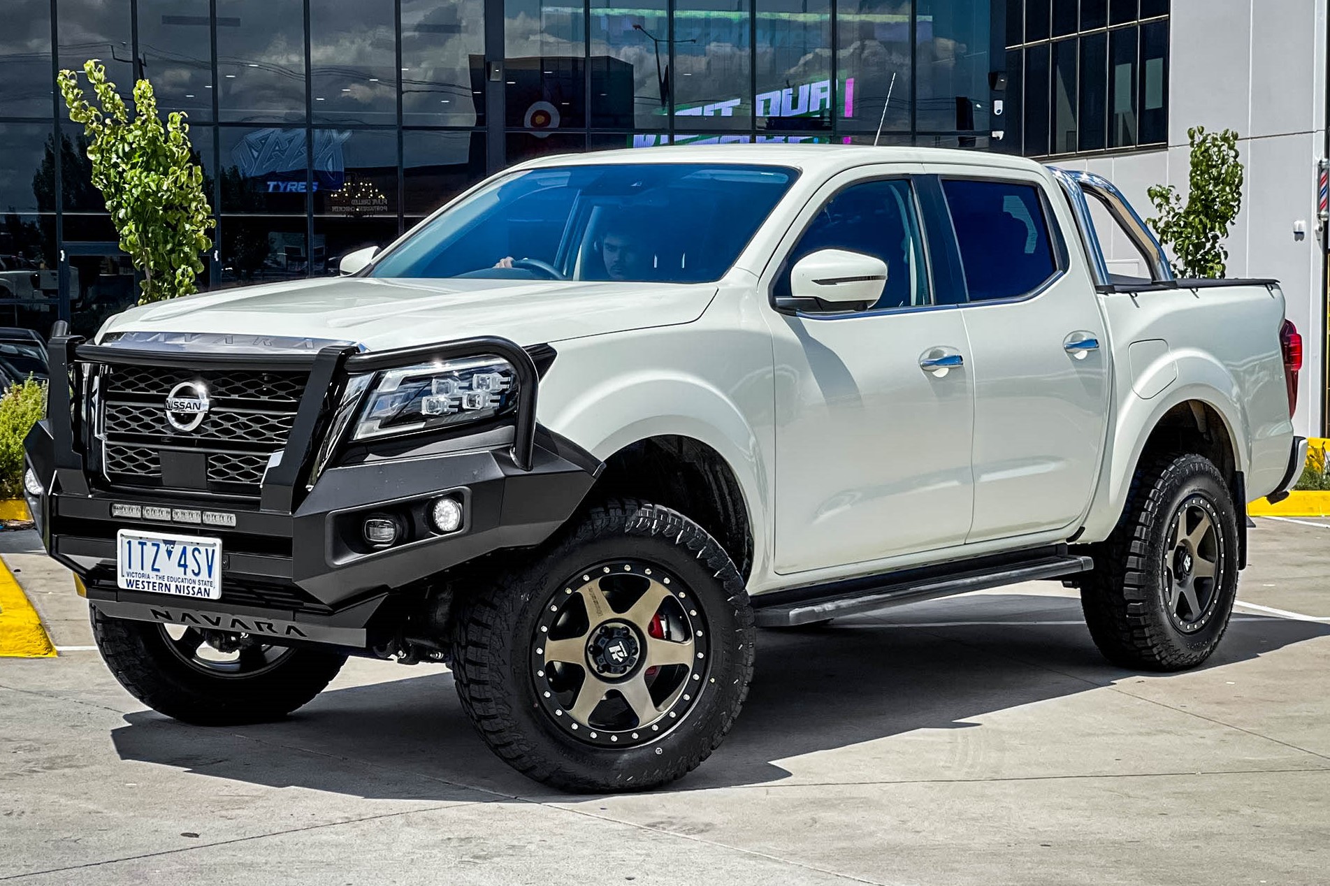 NISSAN_NAVARA_HUSSLA_SPITFIRE_MATTE_BRONZE_BLACK_LIP_CHROME_BOLTS_18_MONSTA_HYBRID_RT3.jpg