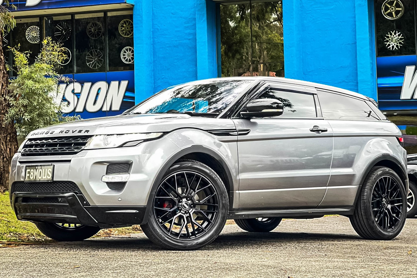 LAND_ROVER_RANGE_ROVER_EVOQUE_HUSSLA_LIT_GLOSS_BLACK_DARK_TINT_FACE_201.jpg
