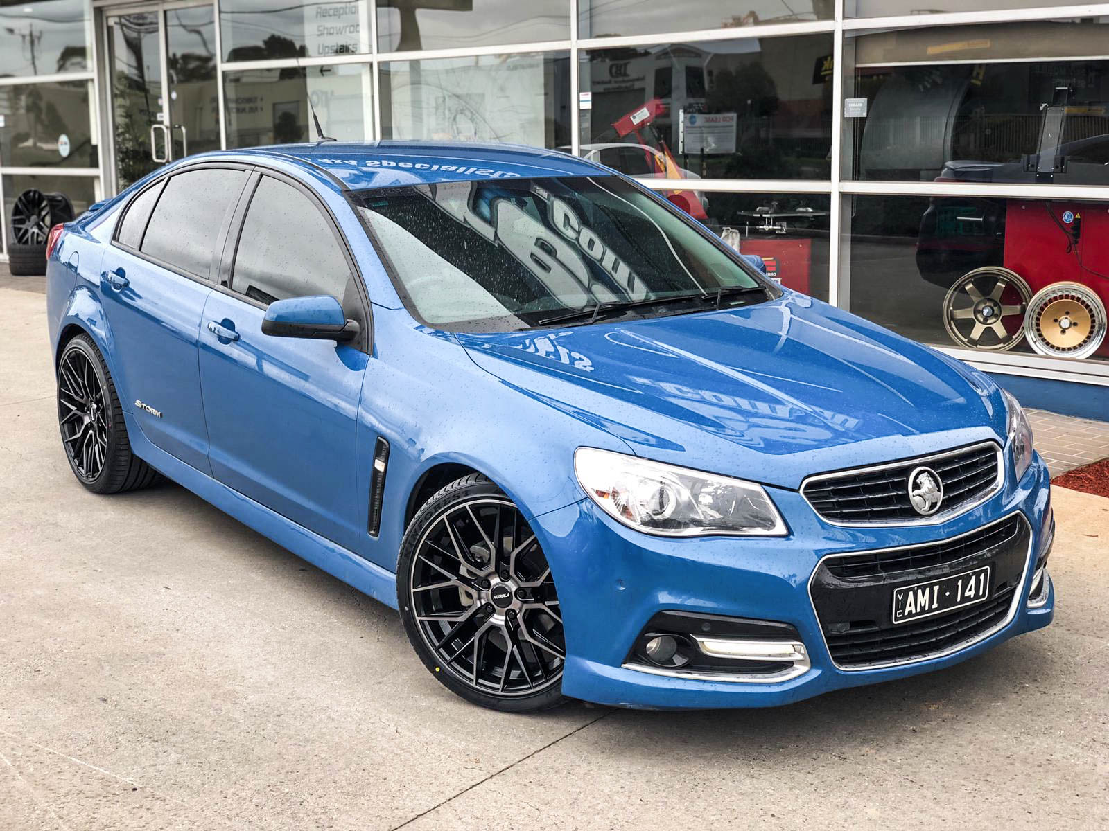 holden commodore hussla lit gloss black dark tint face wheel #1229