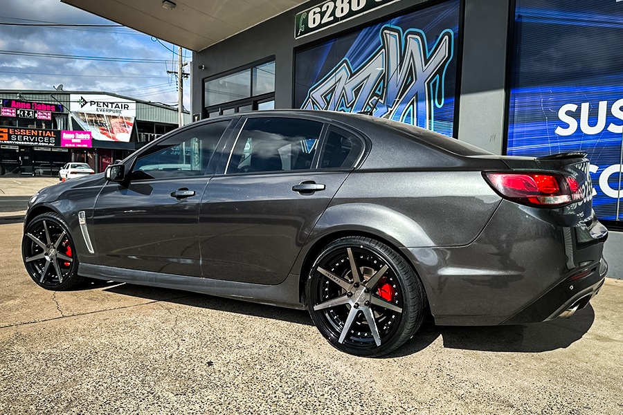 holden commodore vertini dynasty gloss black dark tint face chrome ...