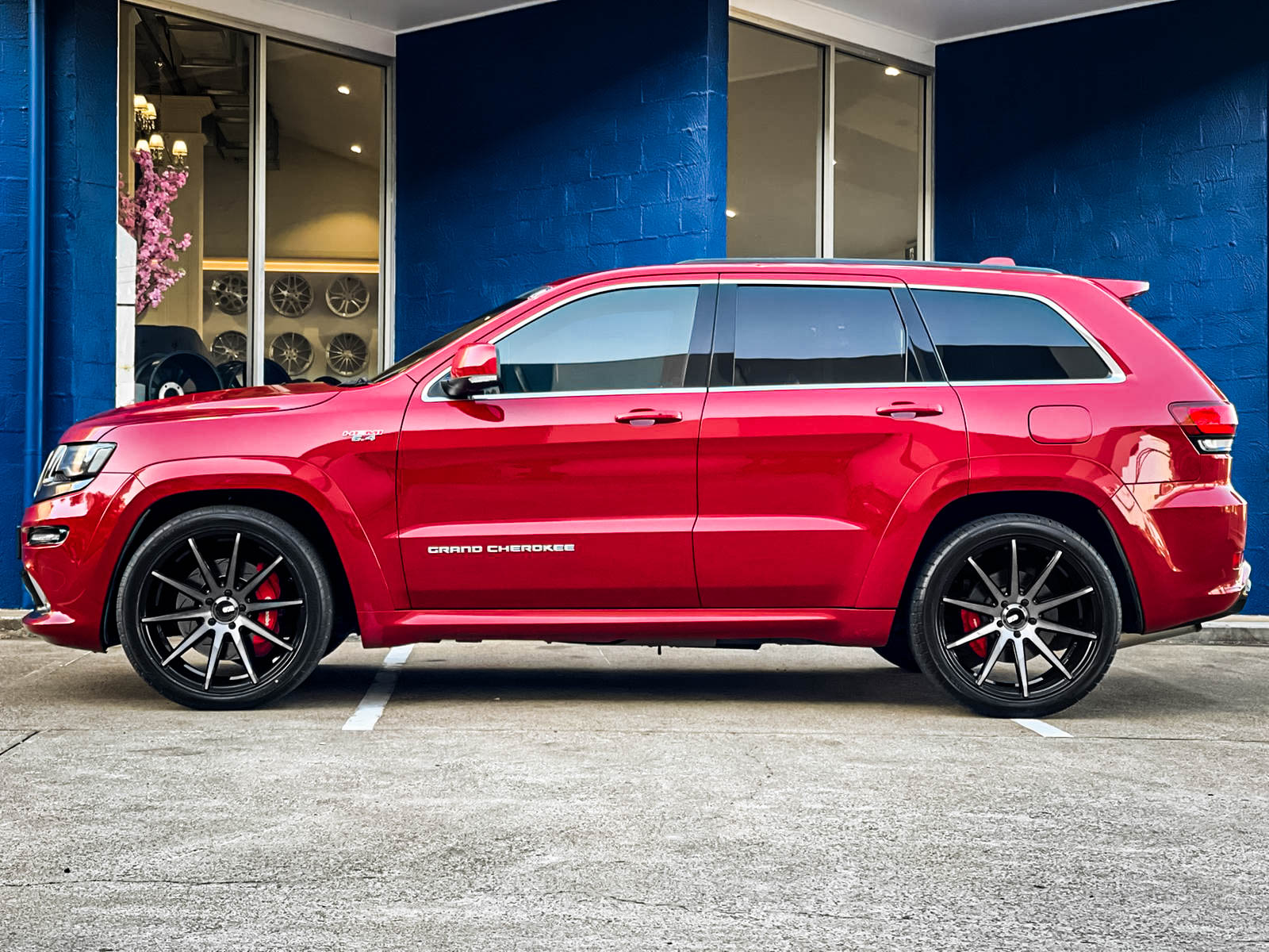 JEEP_GRAND_CHEROKEE_XO_SYDNEY_GLOSS_BLACK_DARK_TINT_4.jpg