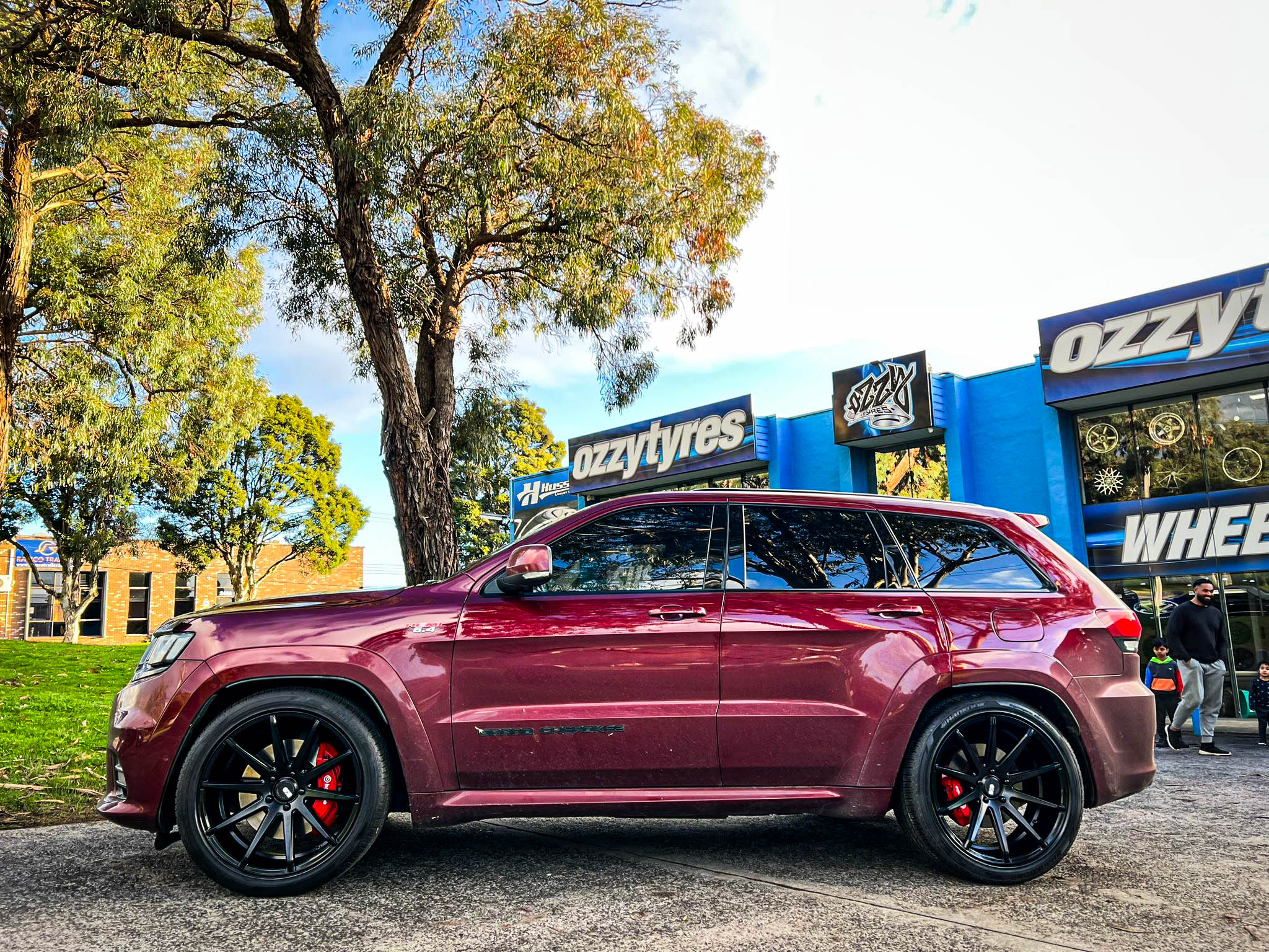 JEEP_GRAND_CHEROKEE_XO_SYDNEY_MATTE_BLACK_3.jpg