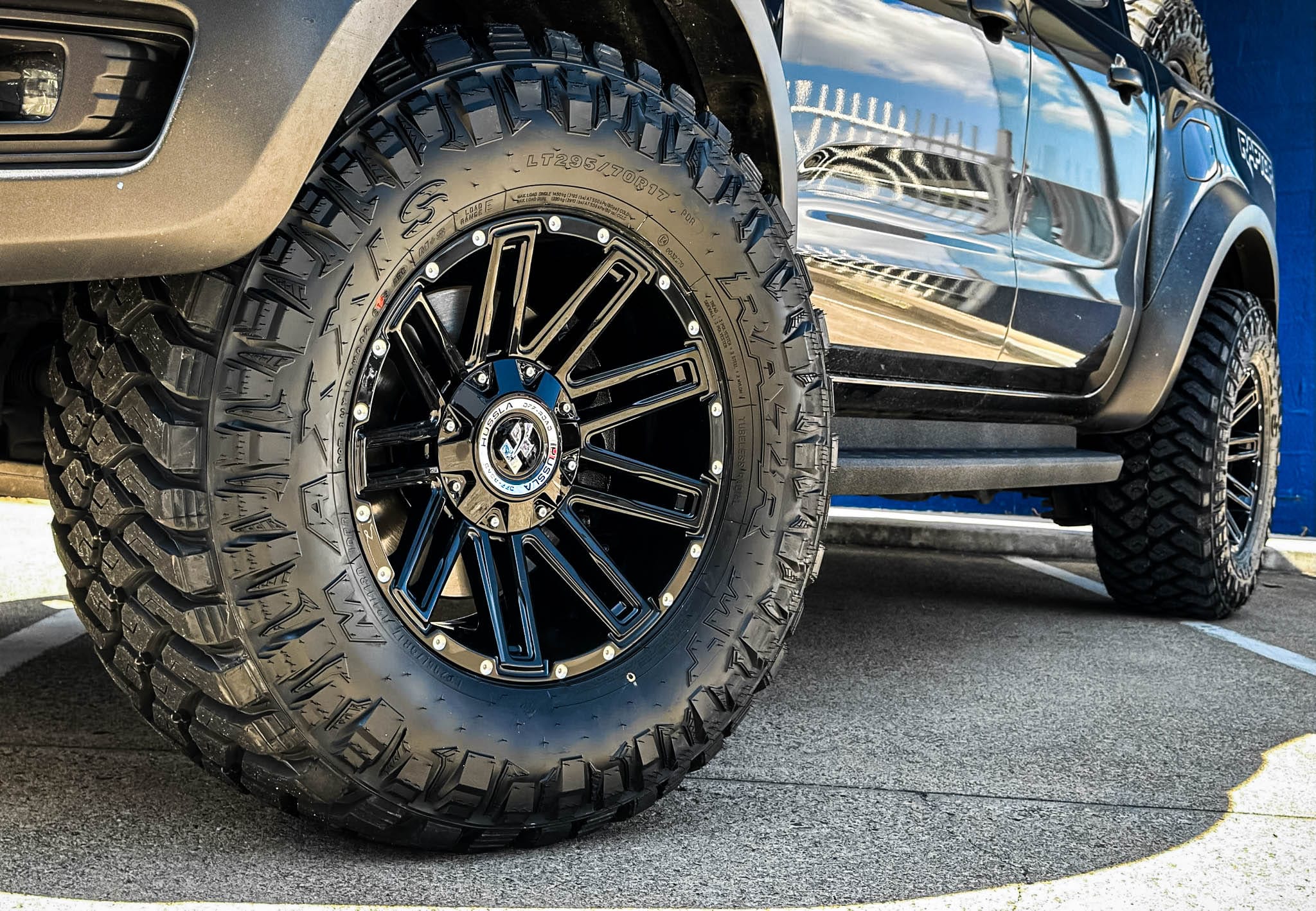 FORD_RANGER_HUSSLA_GAV_GLOSS_BLACK_5.jpg
