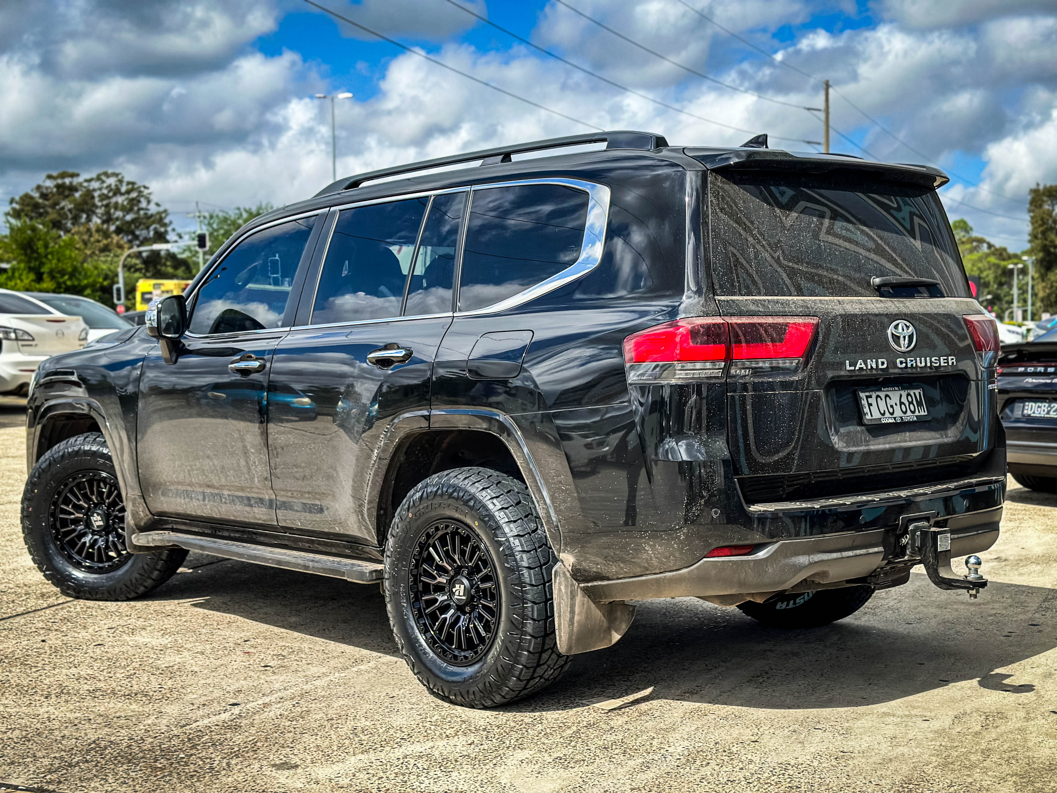 TOYOTA_LAND_CRUISER_300_SERIES_HUSSLA_SNYPER_GLOSS_BLACK_DARK_TINT_FACE_2.jpg