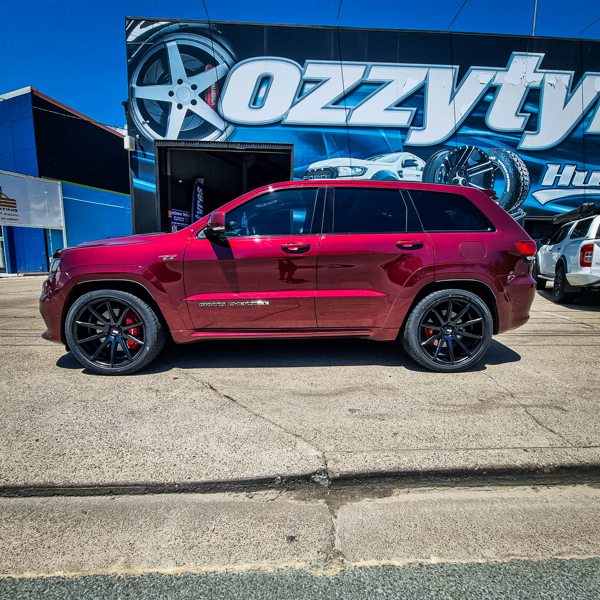 JEEP_GRAND_CHEROKEE_XO_SYDNEY_GLOSS_BLACK_2.jpg