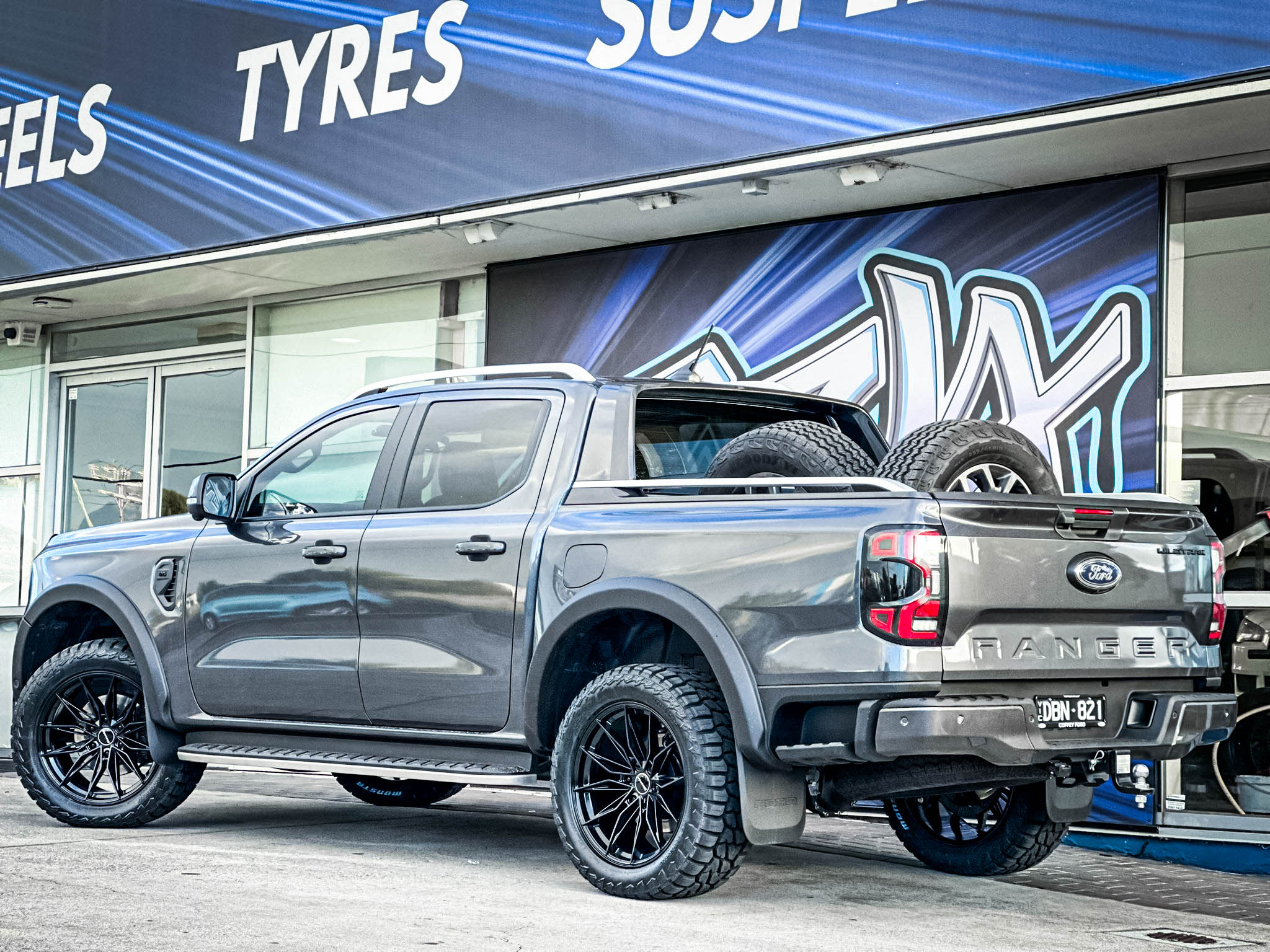 FORD_RANGER_NEXT_GEN_HUSSLA_VILLAIN_GLOSS_BLACK_4.jpg