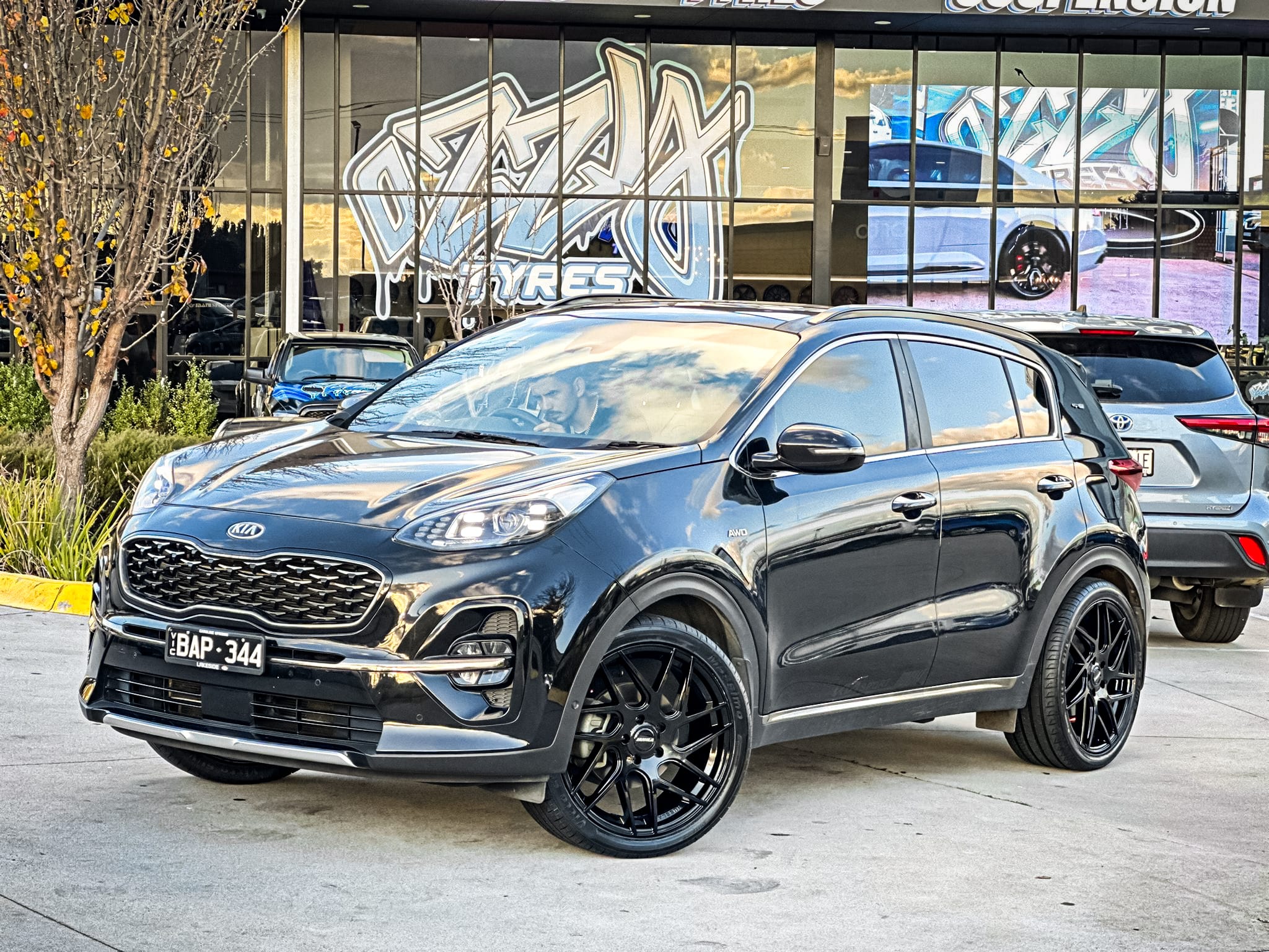 KIA_SPORTAGE_HUSSLA_SAVAGE_GLOSS_BLACK_20_2.jpg