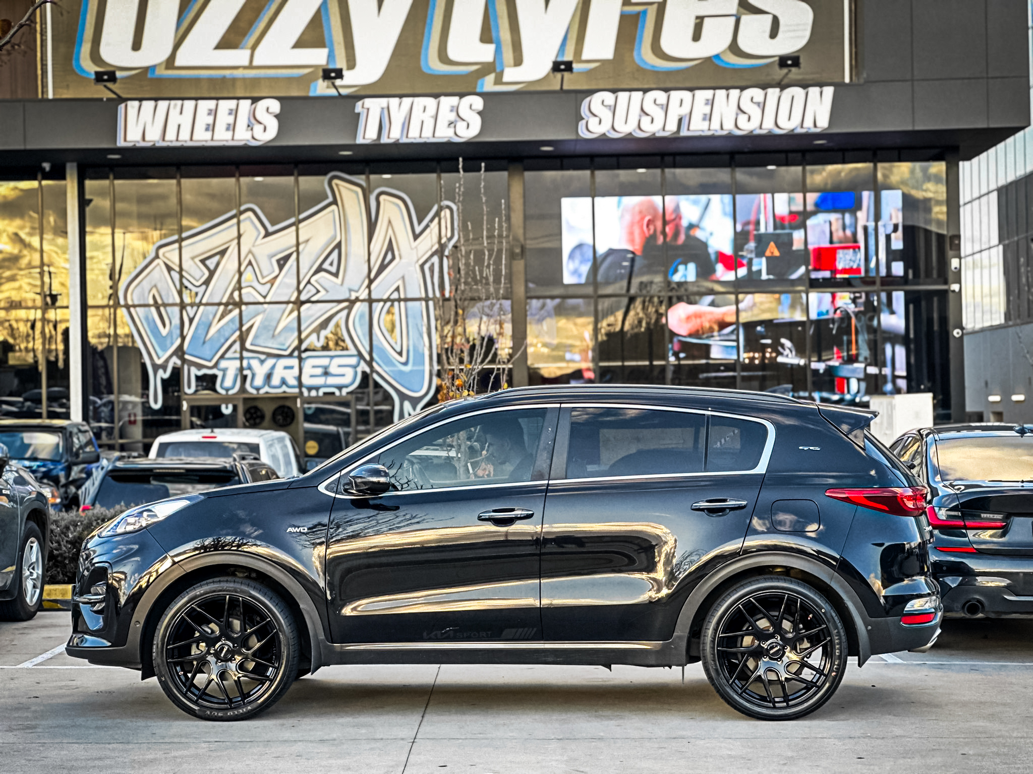 KIA_SPORTAGE_HUSSLA_SAVAGE_GLOSS_BLACK_20_3.jpg