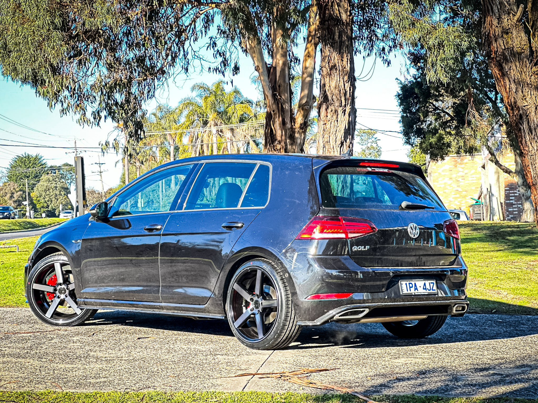 volkswagen golf hussla billz dark tint wheel #15496