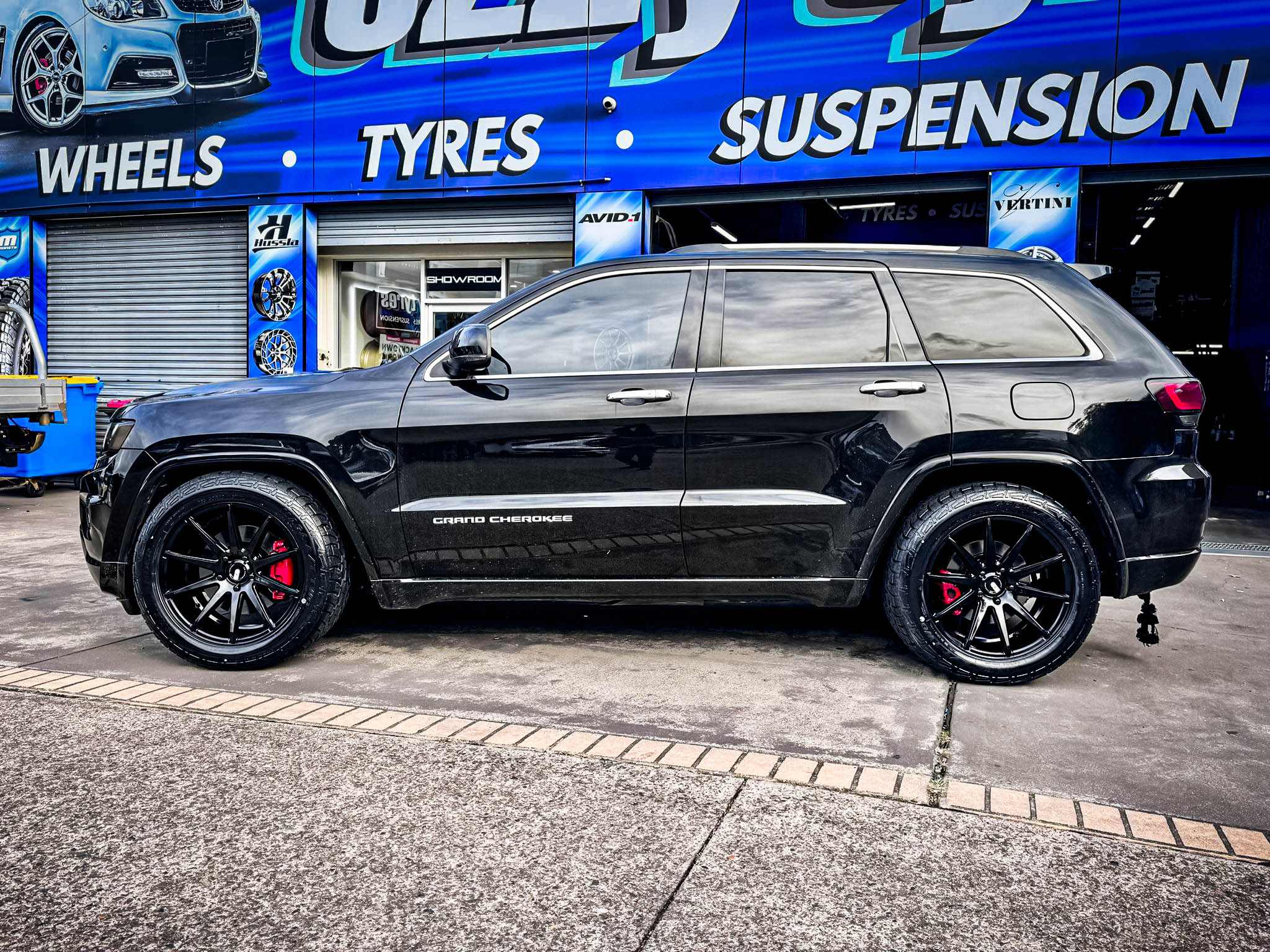 JEEP_GRAND_CHEROKEE_XO_SYDNEY_GLOSS_BLACK_20_2.jpg