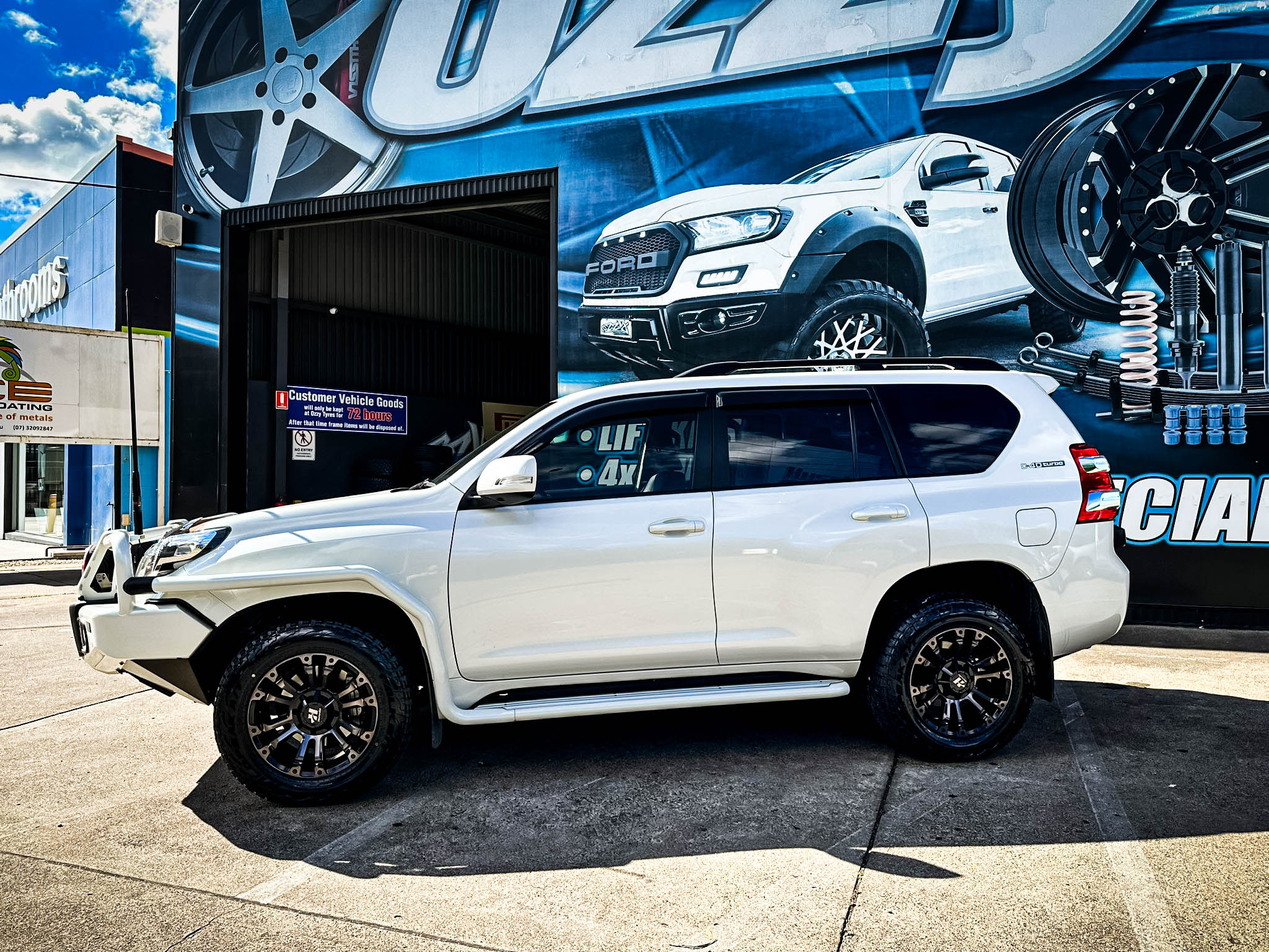 TOYOTA_LAND_CRUISER_HUSSLA_AMBUSH_BRONZE_TINT_FACE_18_4.jpg