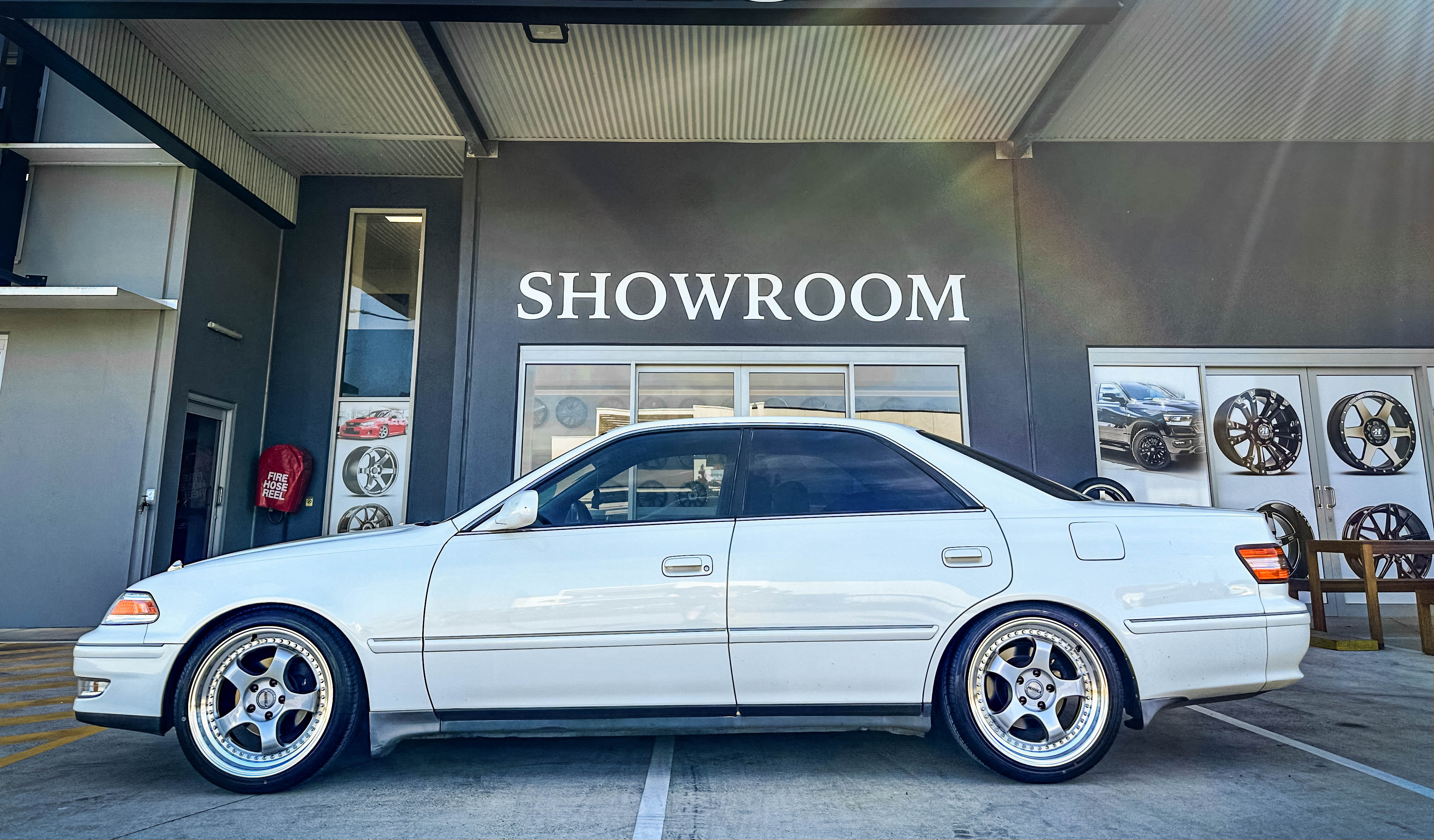 TOYOTA_MARK_II_HUSSLA_ZEN_GUNMETAL_GREY_CHROME_RIVETS_BLACK_LIP_18_4.jpg