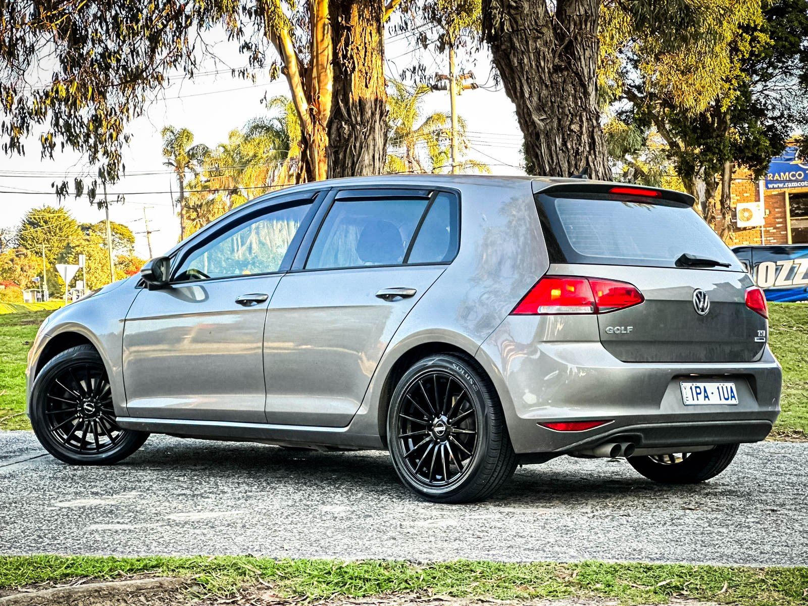 VOLKSWAGEN_GOLF_HUSSLA_BERLIN_GLOSS_BLACK_17_4.jpg