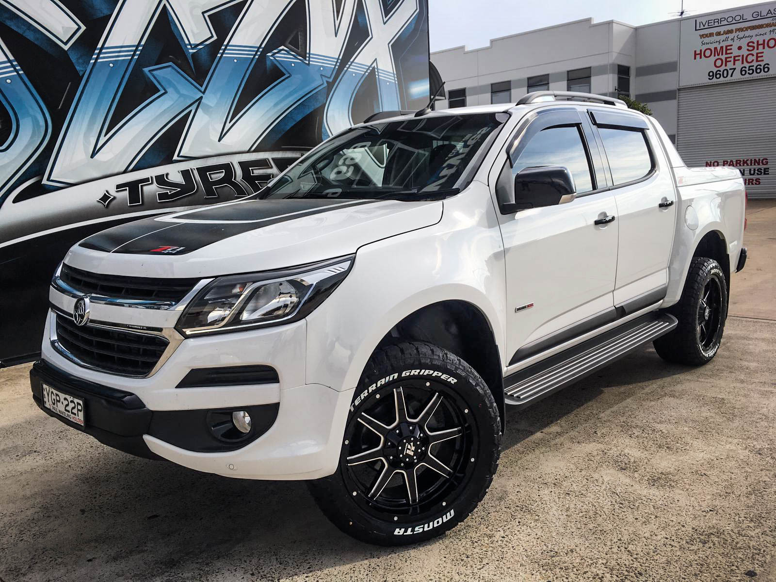 HOLDEN_COLORADO_HUSSLA_STEALTH_GLOSS_BLACK_MILLED_SPOKES_20_MONSTA_TERRAIN_GRIPPER2.jpg