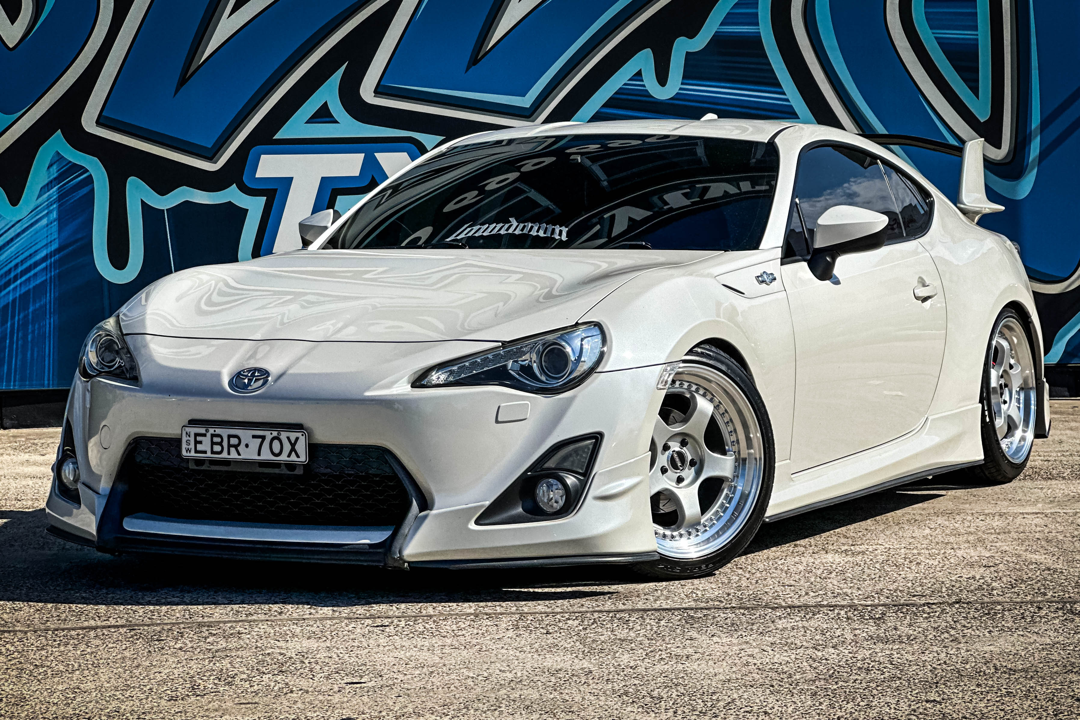 TOYOTA 86 HUSSLA ZEN BRIGHT SILVER POLISHED LIP #17521