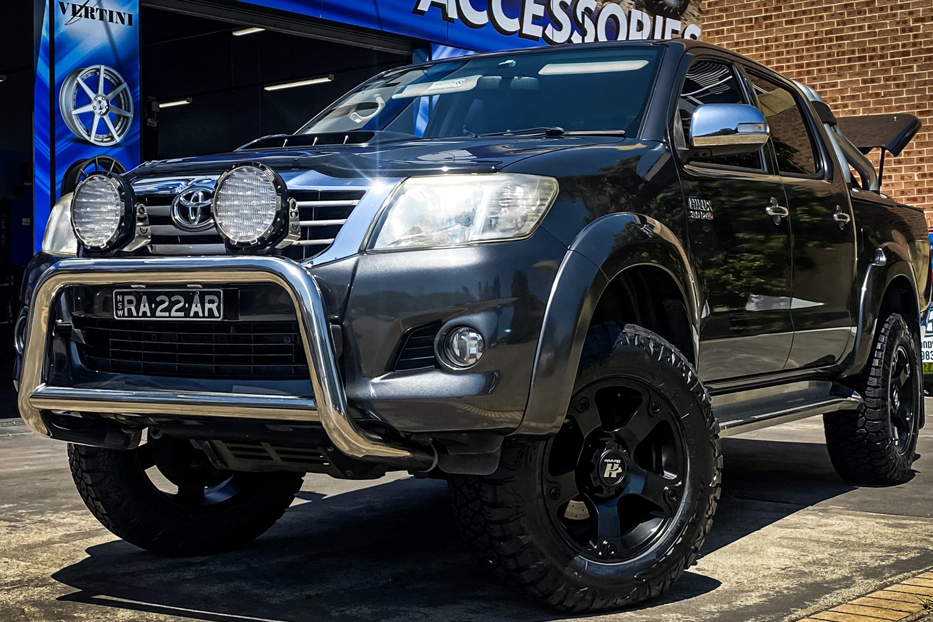 TOYOTA HILUX HUSSLA M16 MATTE BLACK 18 #17811