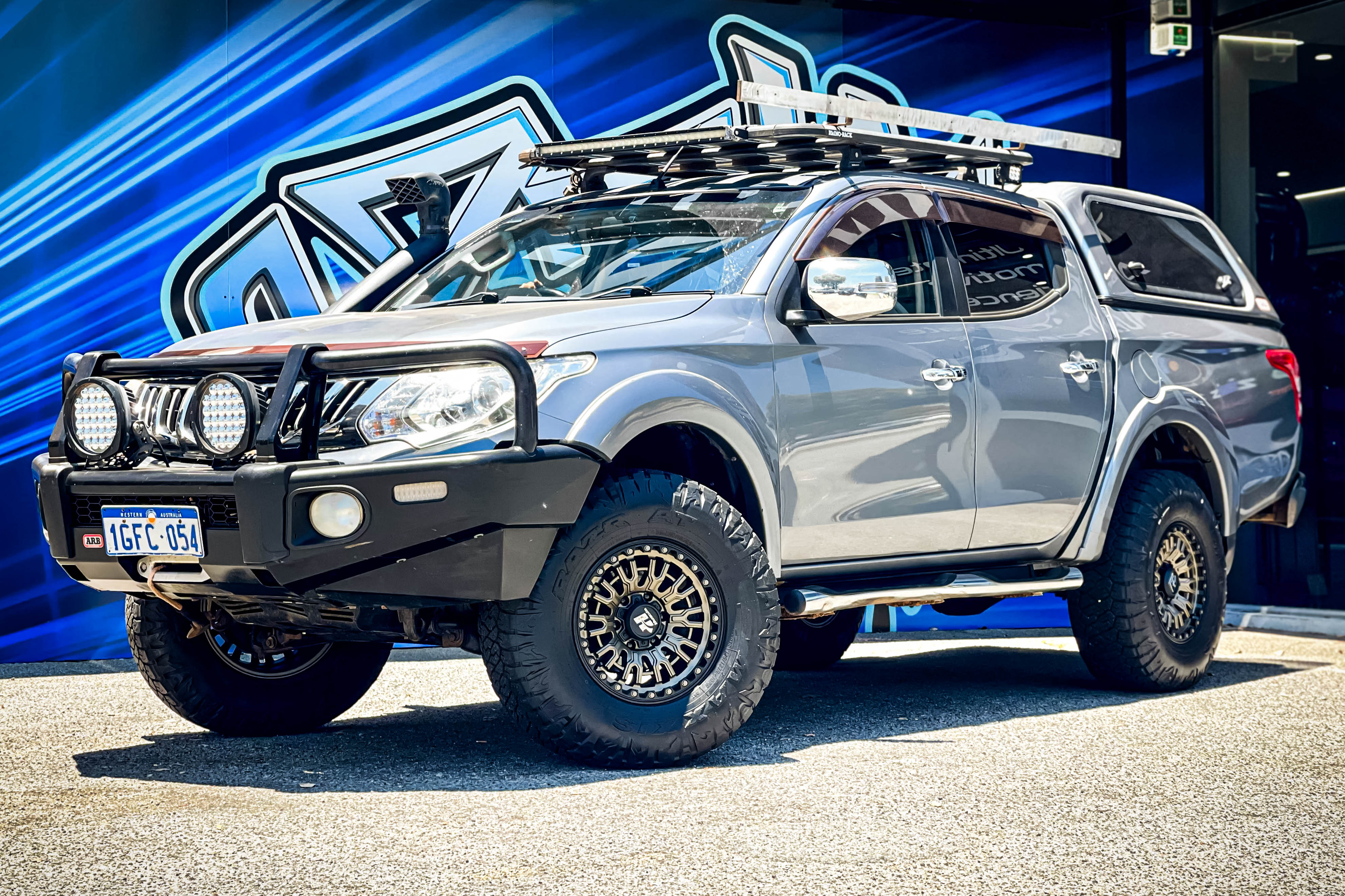 MITSUBISHI TRITON HUSSLA SNYPER MATTE BRONZE BLACK LIP 16 #17841