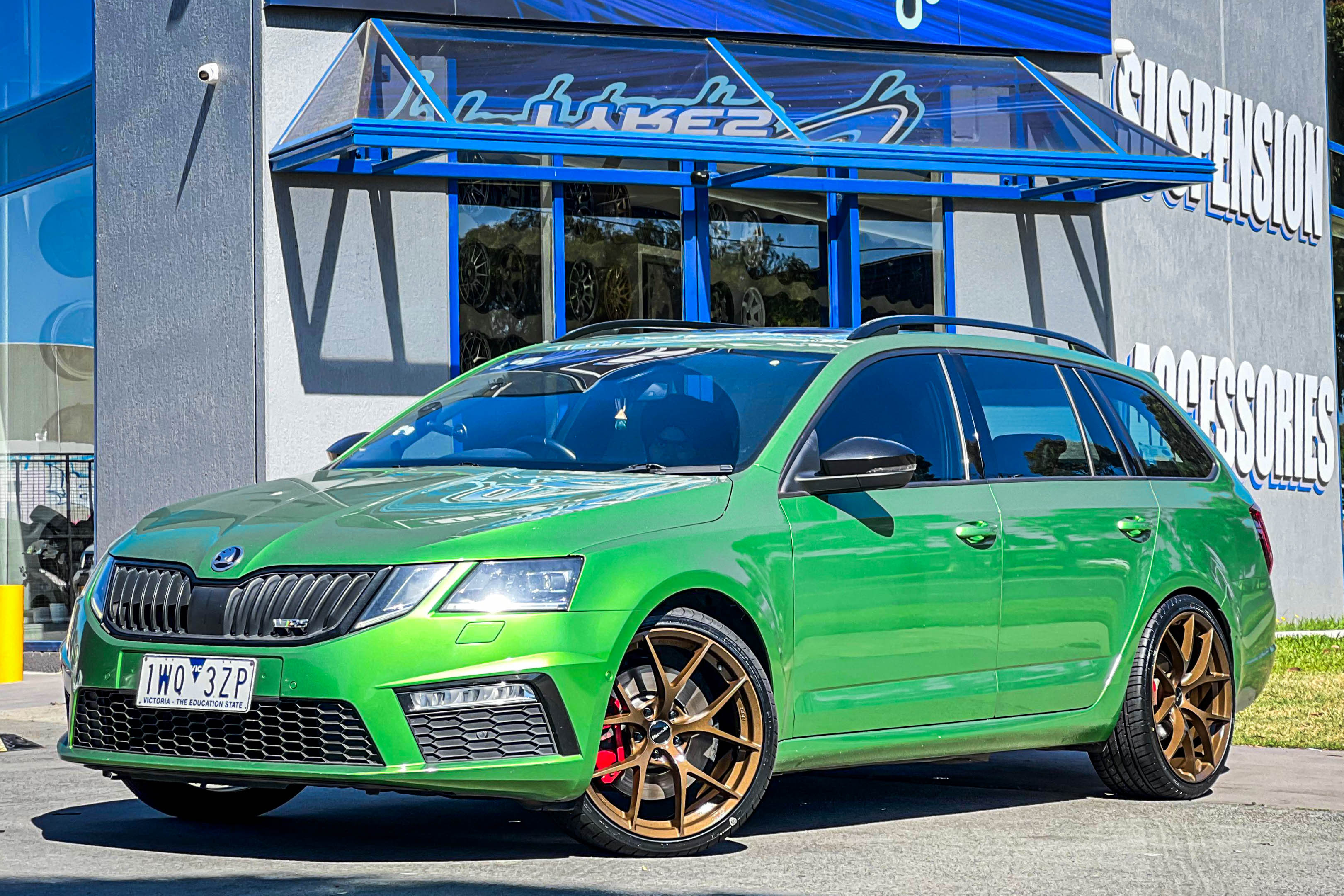 SKODA OCTAVIA HUSSLA FORGED B5 GOLD #18121