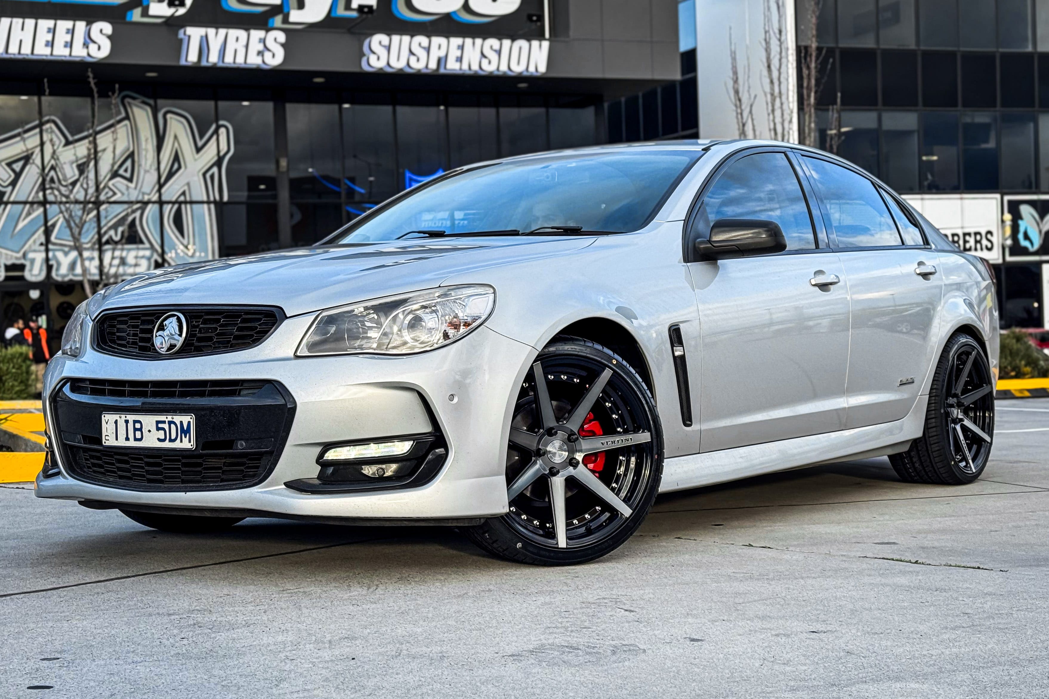 holden commodore vertini dynasty gloss black dark tint face chrome ...