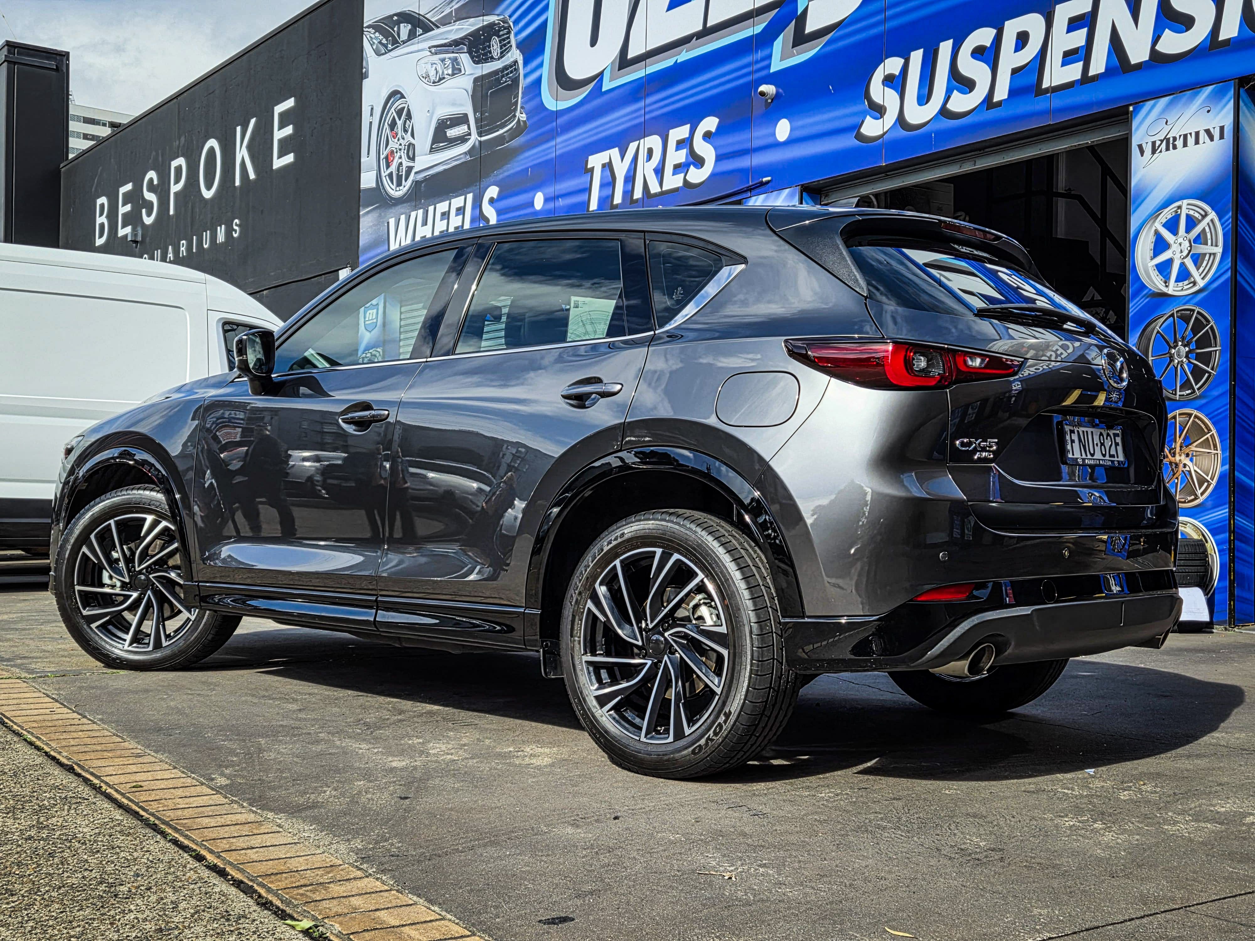 【新品未使用 】MJ/Black or White UK盤12インチ mazda cx-5 euro spec replica turbine 827 black machined face wheel