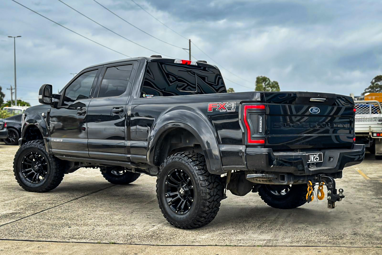 FORD_F-250_HUSSLA_AMBUSH_MATTE_BLACK_1.jpg
