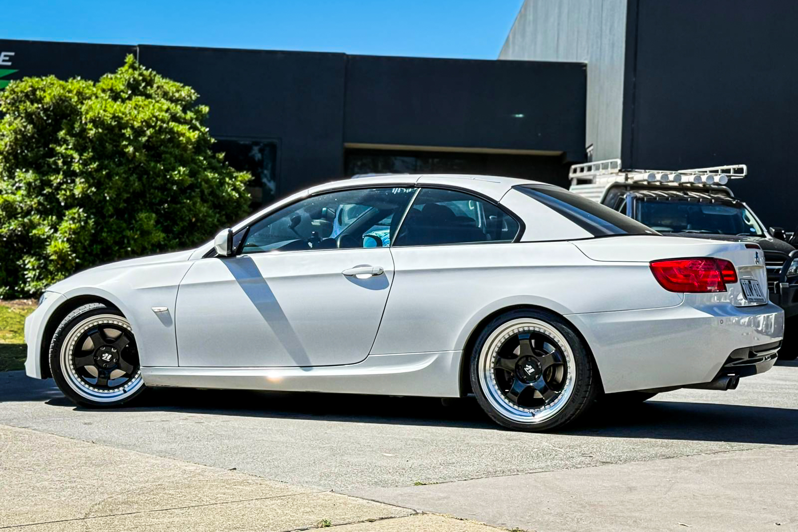 BMW_3_SERIES_HUSSLA_ZEN_GLOSS_BLACK_CHROME_RIVETS_MACHINED_LIP_1_2.jpg