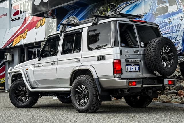 TOYOTA_LAND_CRUISER_PRADO_HUSSLA_AMBUSH_GLOSS_BLACK_MILLED_WINDOW_1_2_3.jpg