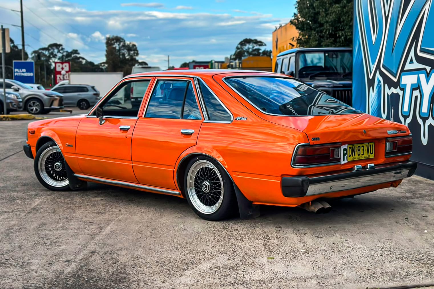 TOYOTA_CORONA_HUSSLA_RETRO_GLOSS_BLACK_POLISHED_LIP_1_2_3.JPG