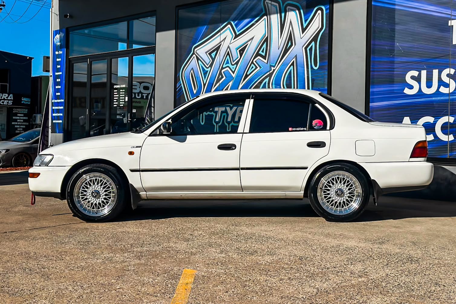 TOYOTA_COROLLA_HUSSLA_RETRO_BRIGHT_SILVER_POLISHED_LIP_1_2_3.JPG