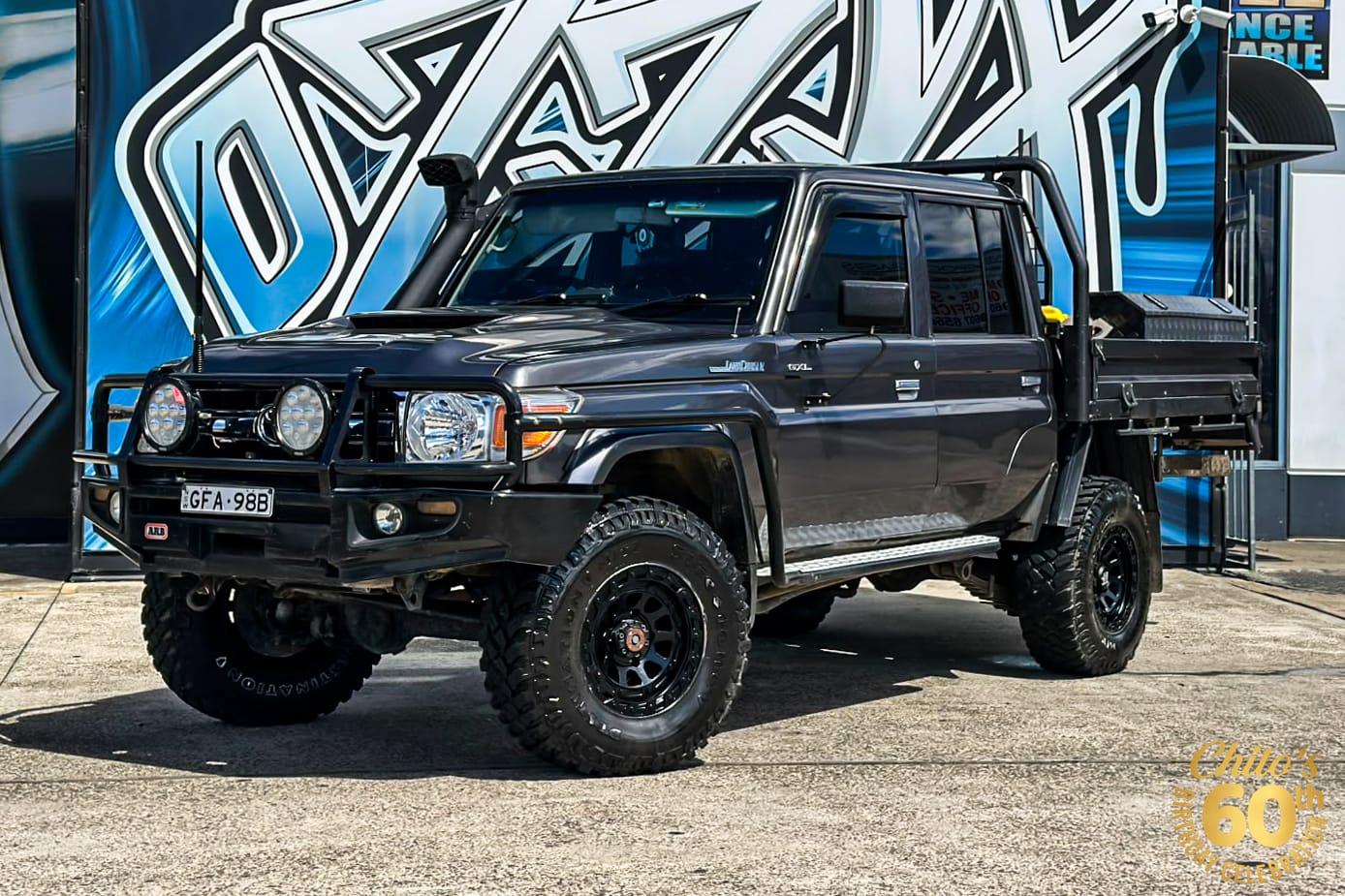 TOYOTA_LAND_CRUISER_HUSSLA_INVADOR_FULL_MATTE_BLACK_BLACK_BOLTS_1_2_3.jpg