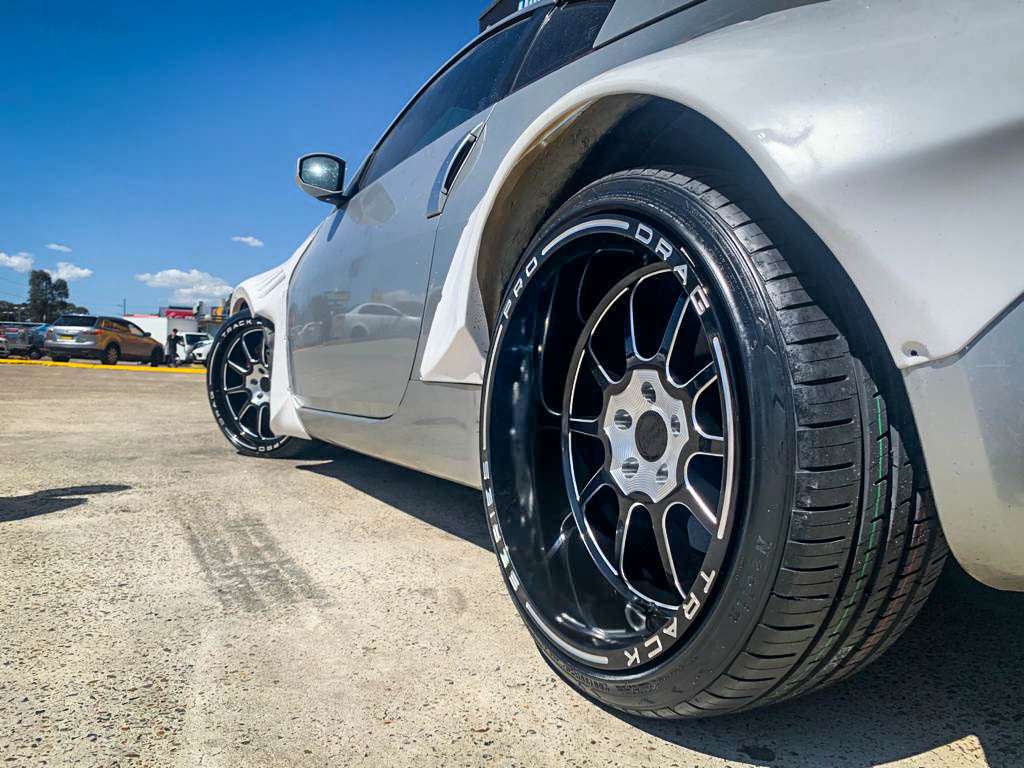 NISSAN_350Z_PRO_DRAG_TRACK_SERIES_GLOSS_BLACK_MILLED_SPOKES_MILLED_WRITING_20_NEOLIN_NEOSPORT1.jpg
