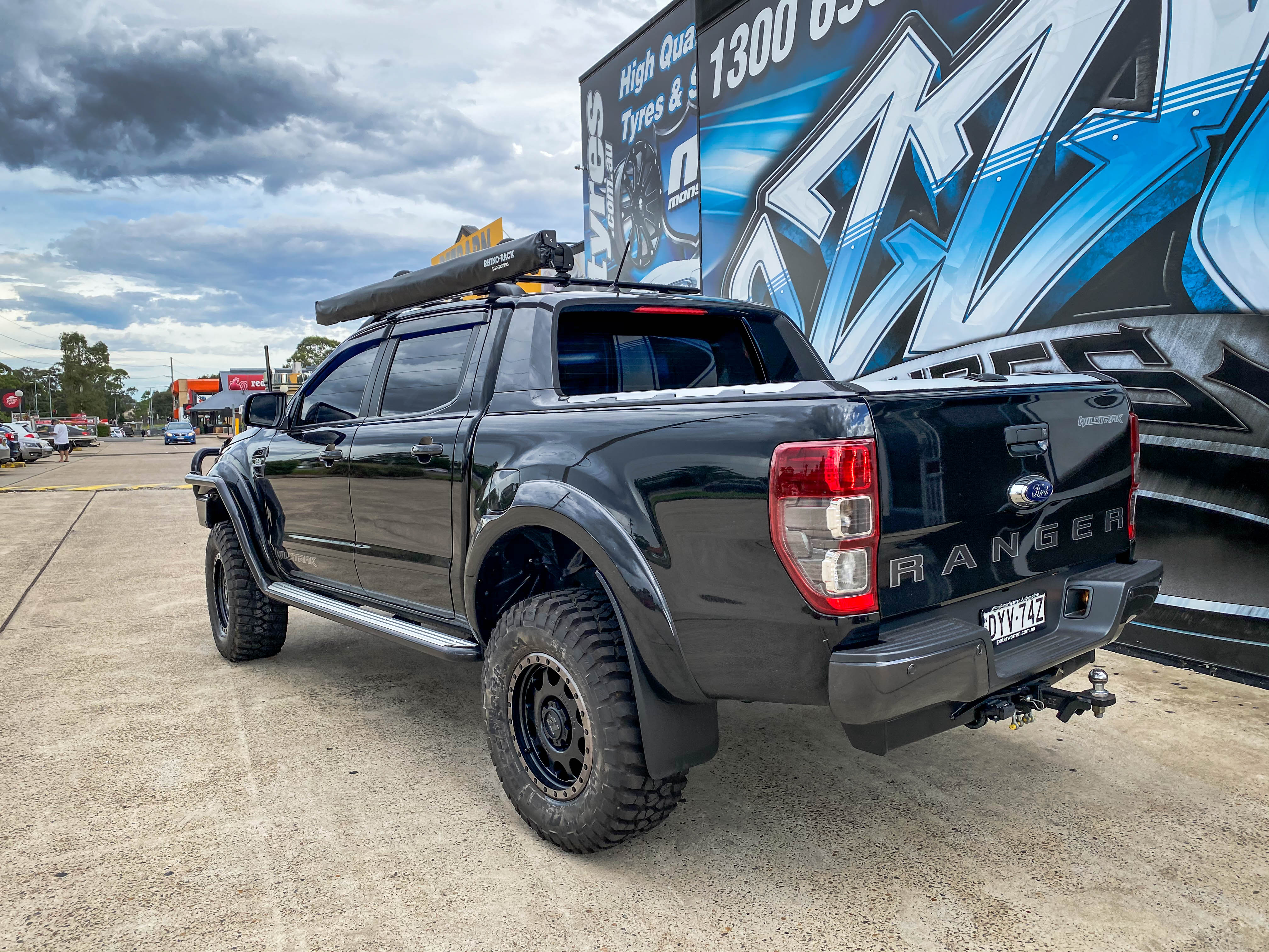 FORD_RANGER_HUSSLA_RAPTOR_MATTE_BLACK_DARK_TINT_LIP_BLACK_BOLTS_17_BFGOODRICH_MUD_TERRAIN_KM23.jpg