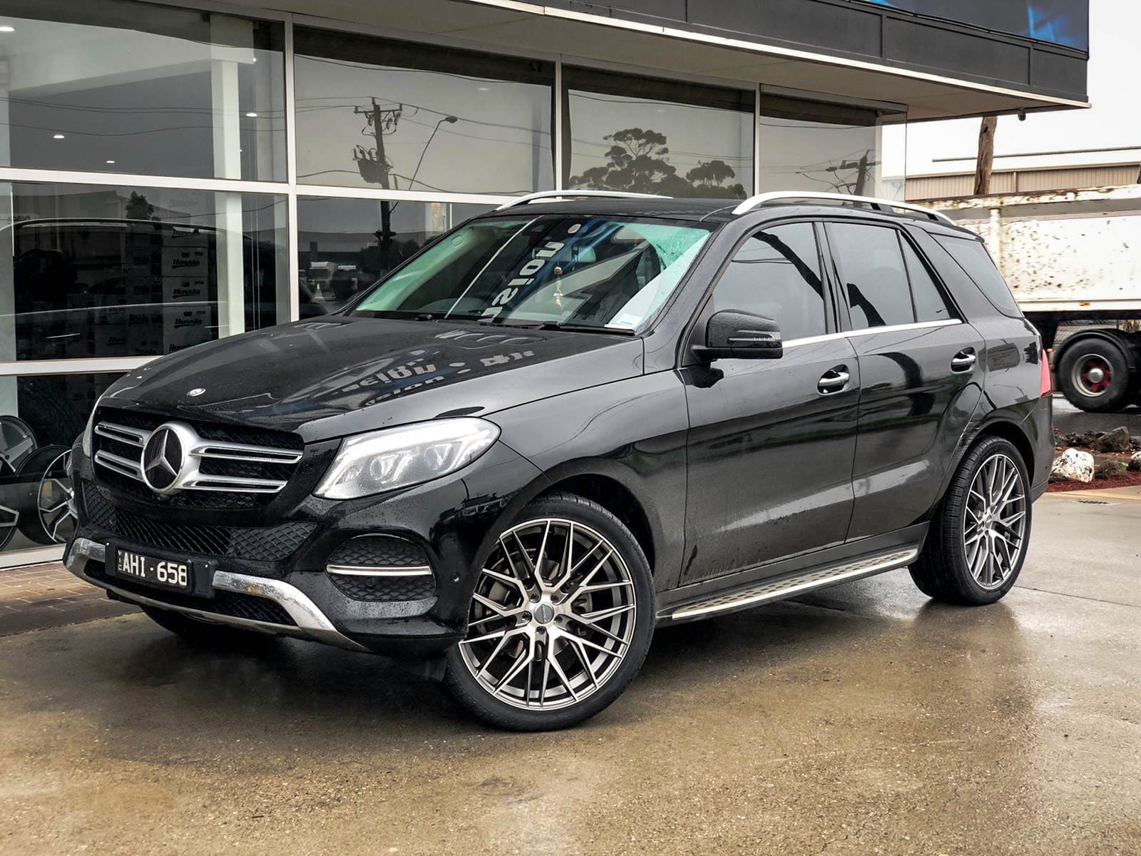 MERCEDES-BENZ_GLE-CLASS_HUSSLA_LIT_MATTE_GREY_MACHINED_FACE_PIRELLI_SCORPION_ZERO1.jpg