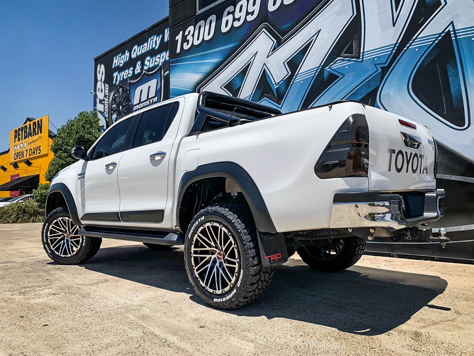 TOYOTA_HILUX_HUSSLA_SS1_GLOSS_BLACK_MACHINED_FACE_CHROME_BOLTS_20_MONSTA_MUD_WARRIOR7.jpg