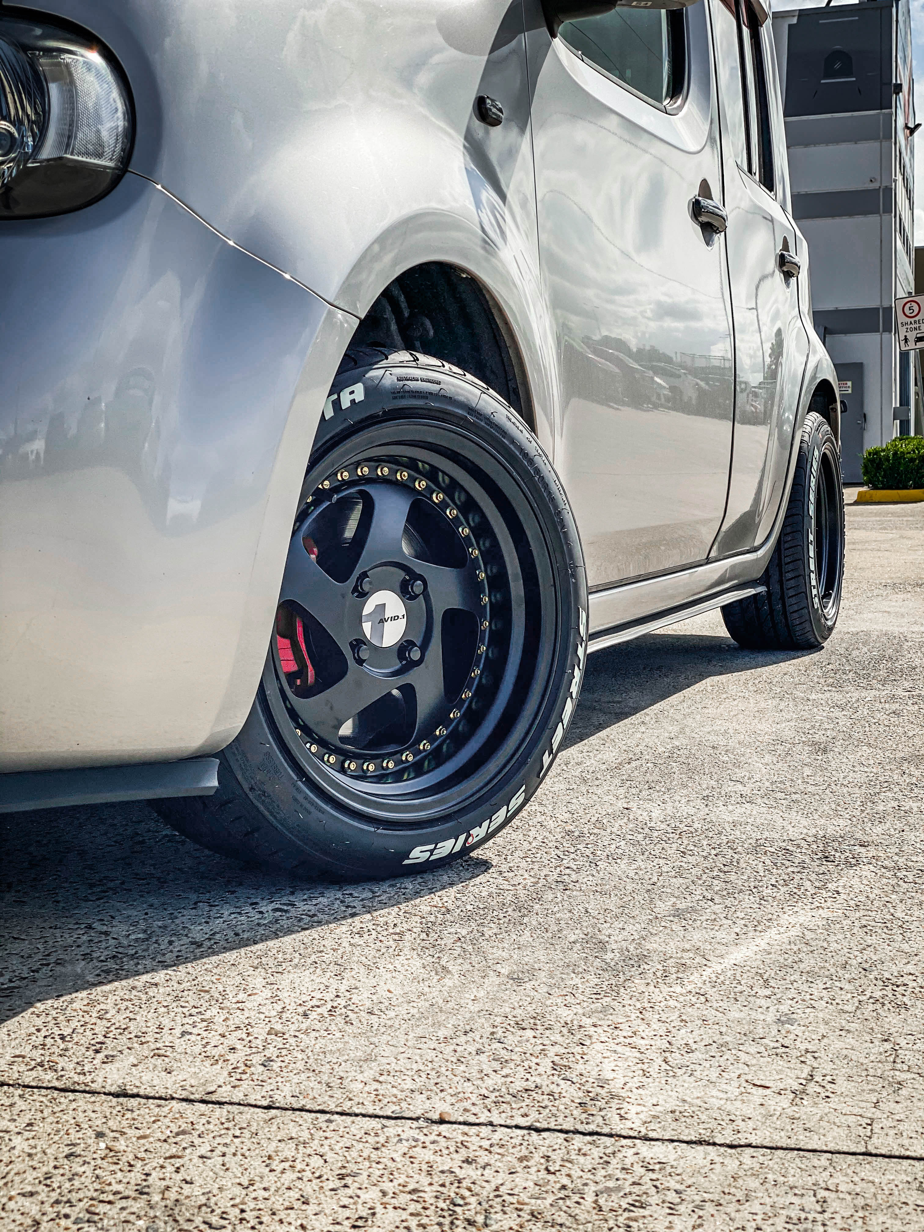 Nissan cube avid av-19 black gold rivets #3926