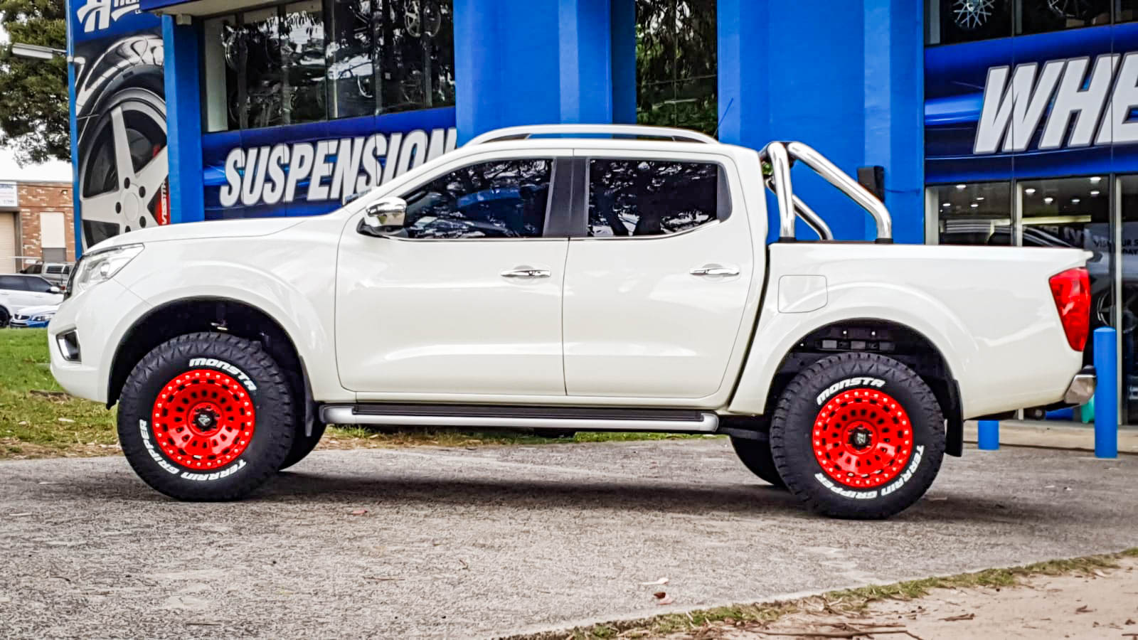NISSAN_NAVARA_HUSSLA_STRIKEFORCE_CANDY_RED_17_MONSTA_TERRAIN_GRIPPER1.jpg