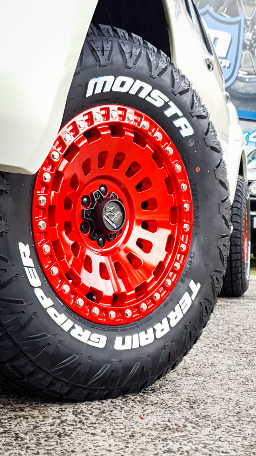NISSAN_NAVARA_HUSSLA_STRIKEFORCE_CANDY_RED_17_MONSTA_TERRAIN_GRIPPER6.jpg