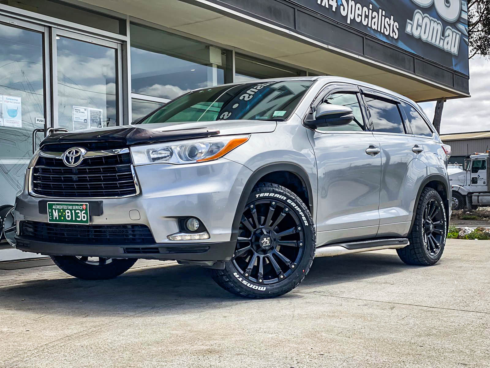 TOYOTA KLUGER HUSSLA AMBUSH MATTE BLACK 4596