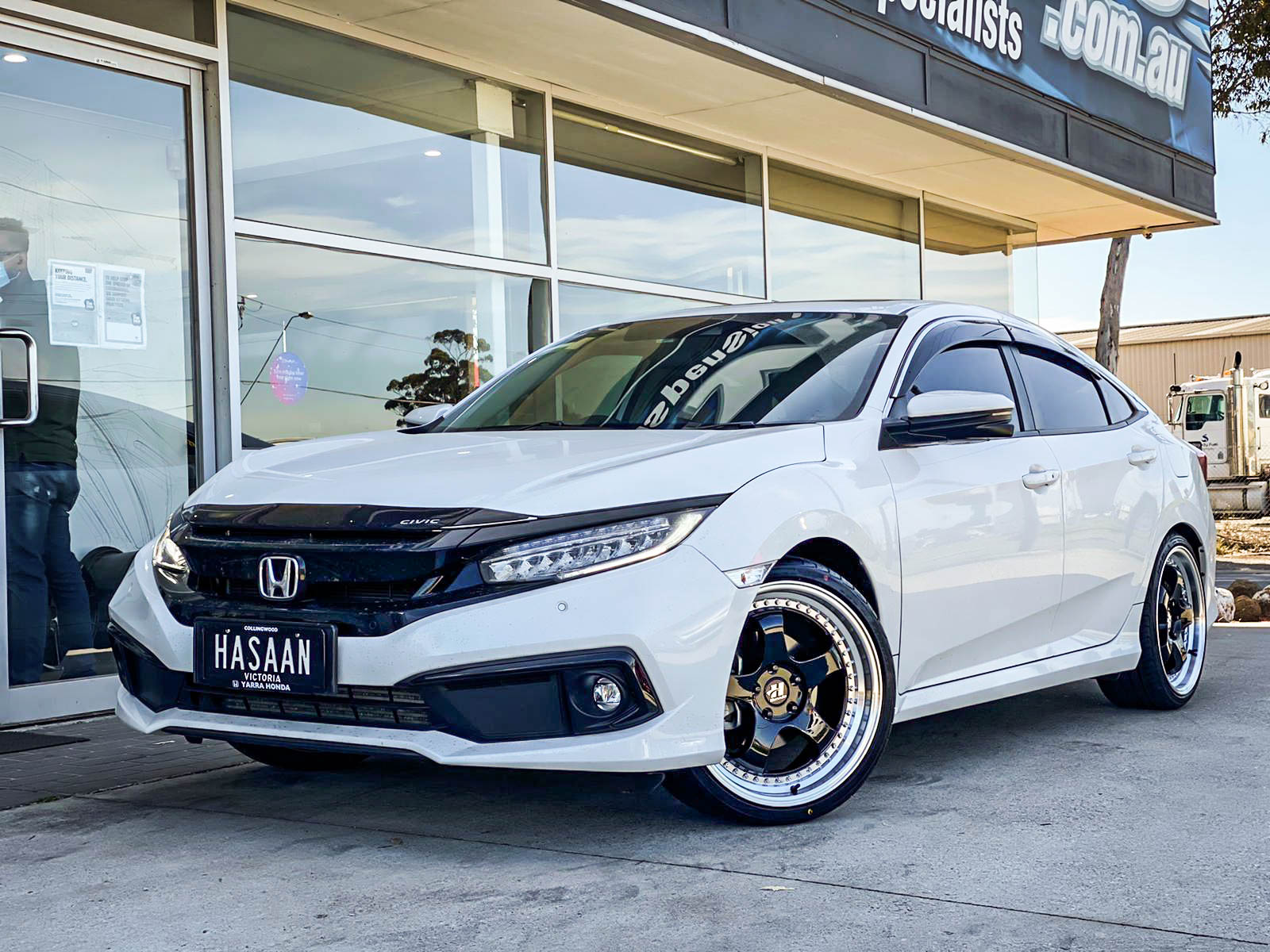 HONDA_CIVIC_HUSSLA_ZEN_GLOSS_BLACK_CHROME_RIVETS_MACHINED_LIP_19_FARROAD_FRD262.jpg