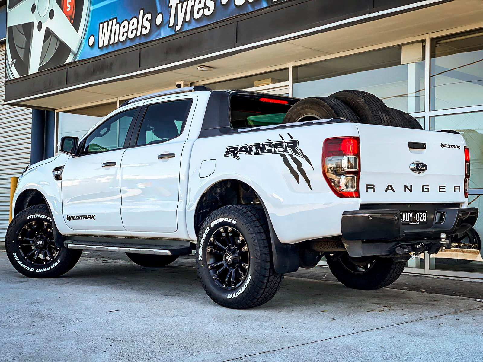 Ford ranger hussla ambush matte black #5393