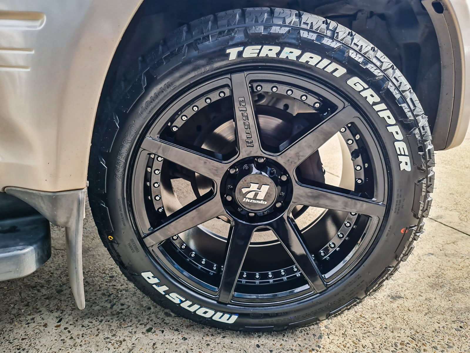 TOYOTA_LAND_CRUISER_PRADO_HUSSLA_DYNASTY_GLOSS_BLACK_CHROME_BOLTS_20_MONSTA_TERRAIN_GRIPPER5.jpg