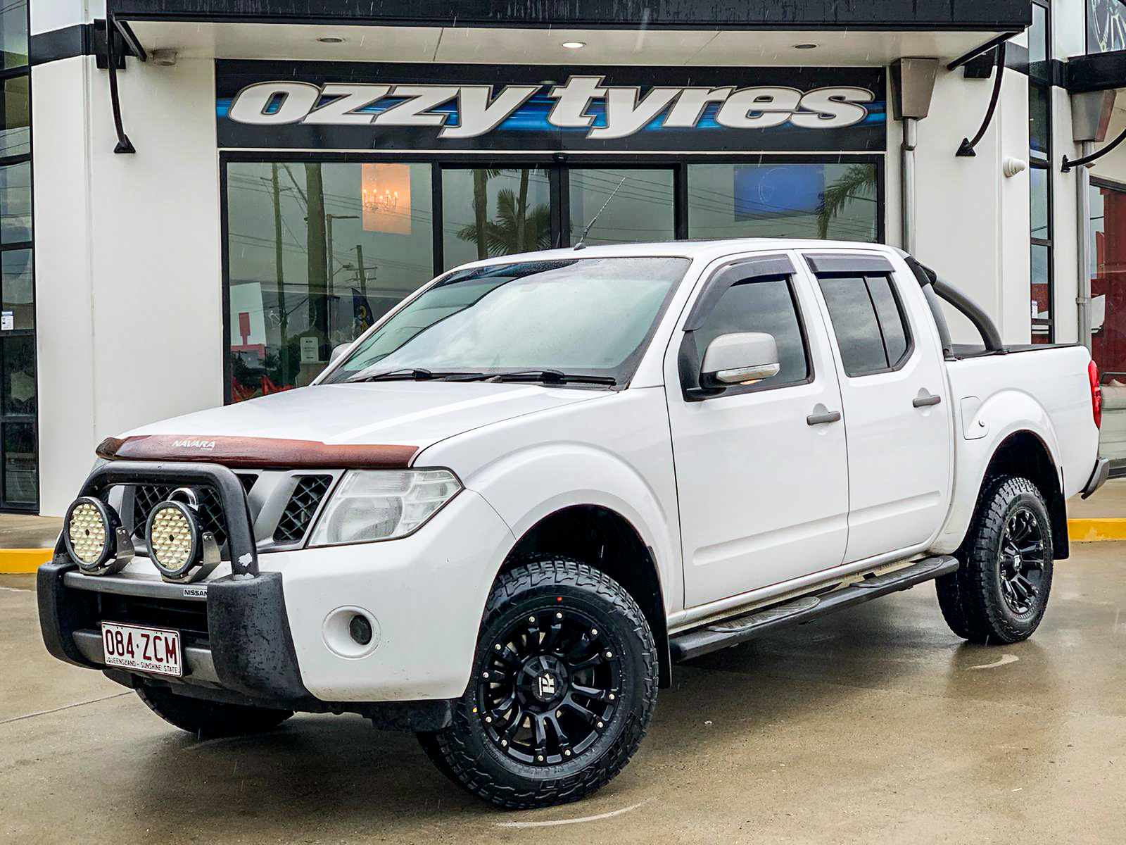 NISSAN NAVARA HUSSLA AMBUSH MATTE BLACK #5506