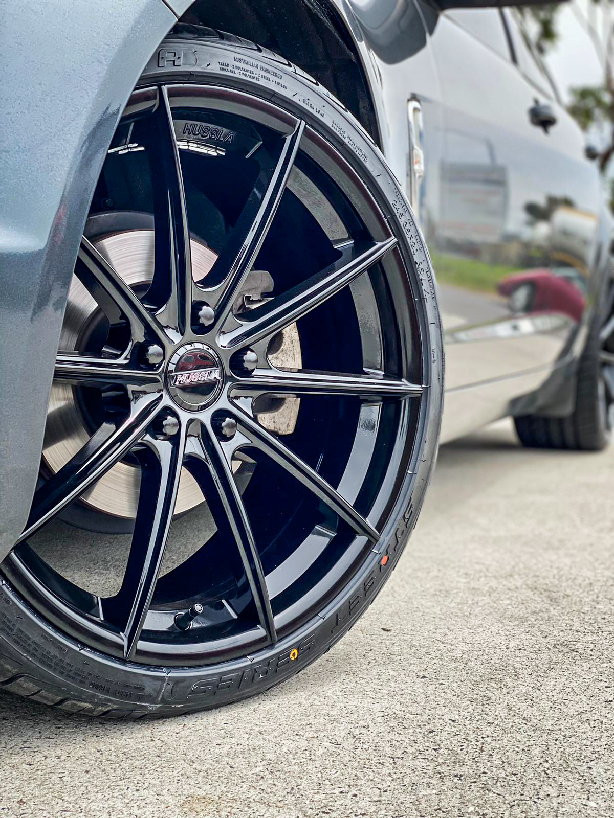 HOLDEN_COMMODORE_HUSSLA_MOZ_GLOSS_BLACK_20_MONSTA_STREET_BLACK4.jpg