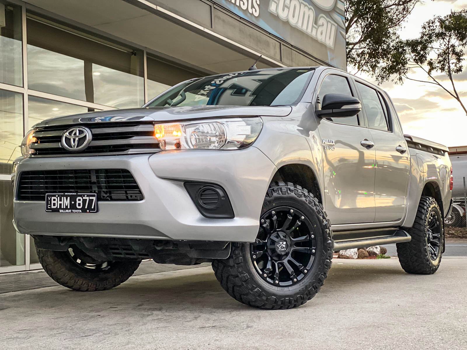 TOYOTA HILUX HUSSLA AMBUSH MATTE BLACK #600