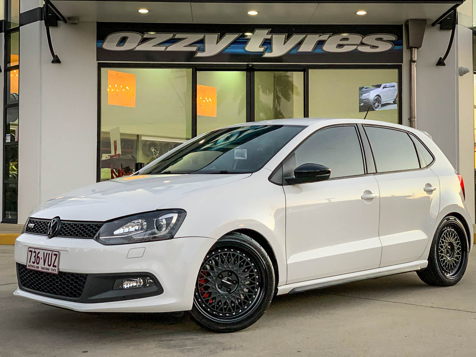 VOLKSWAGEN GOLF AVANT GARDE M220 MATTE BLACK GLOSS BLACK LIP 17 BRIDGESTONE