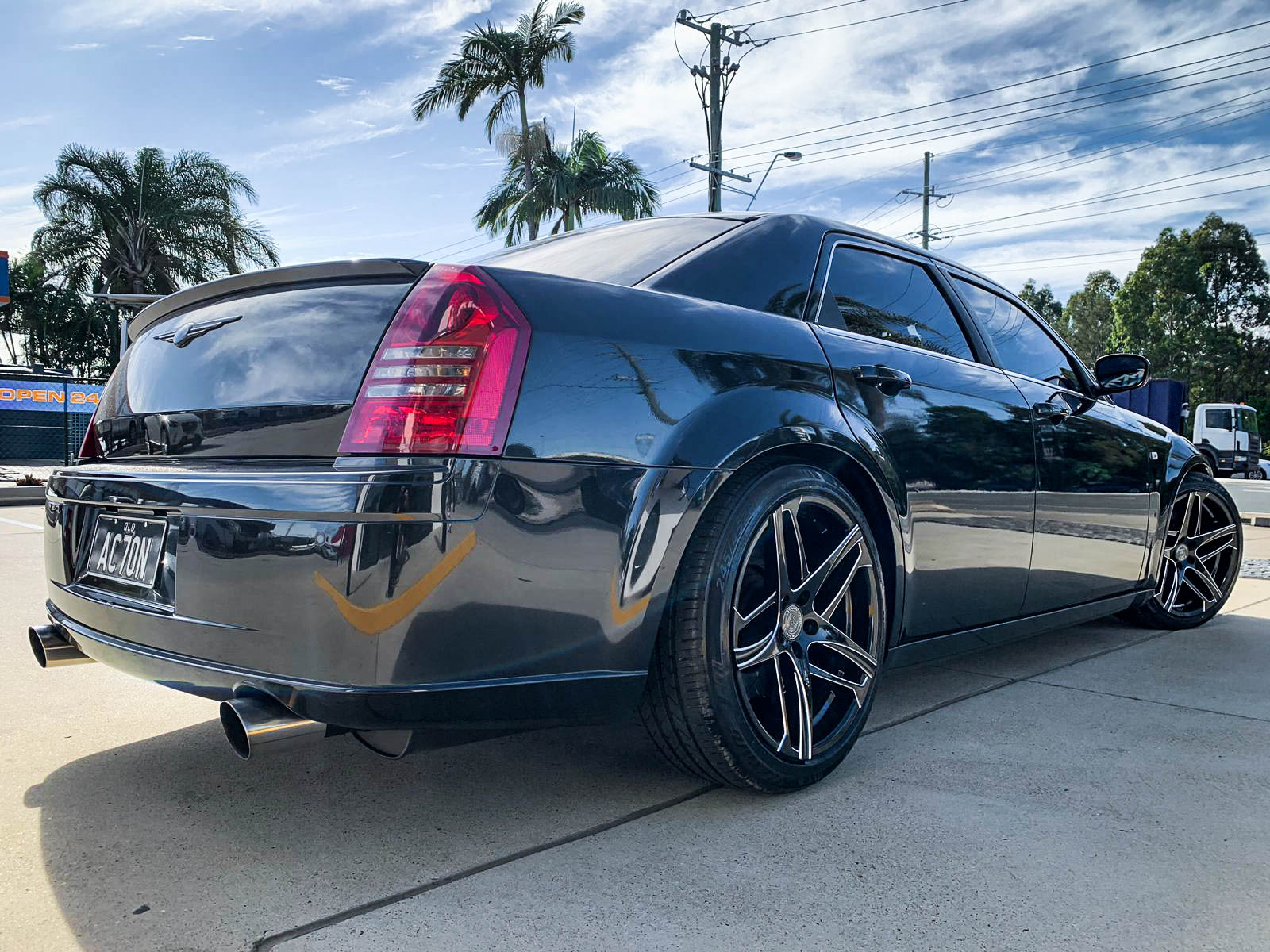 Chrysler 300c lexani bavaria gloss black milled accents #654