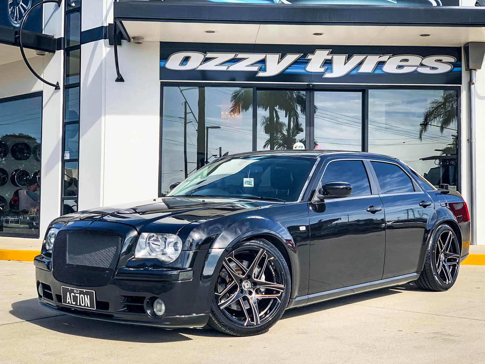 Chrysler 300c lexani bavaria gloss black milled accents #654